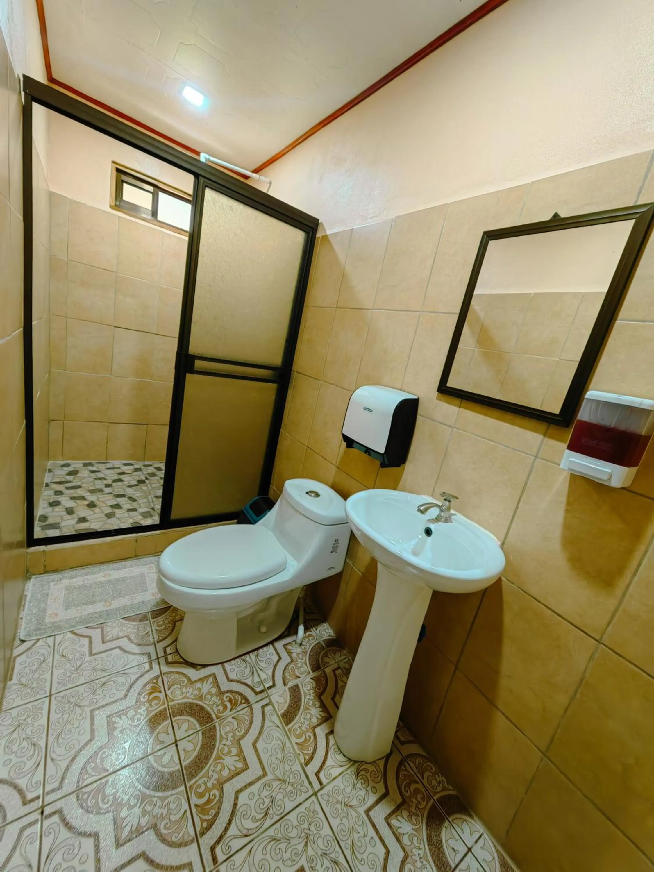 Bathroom in Hotel Casa Gitana Corcovado Tour operador