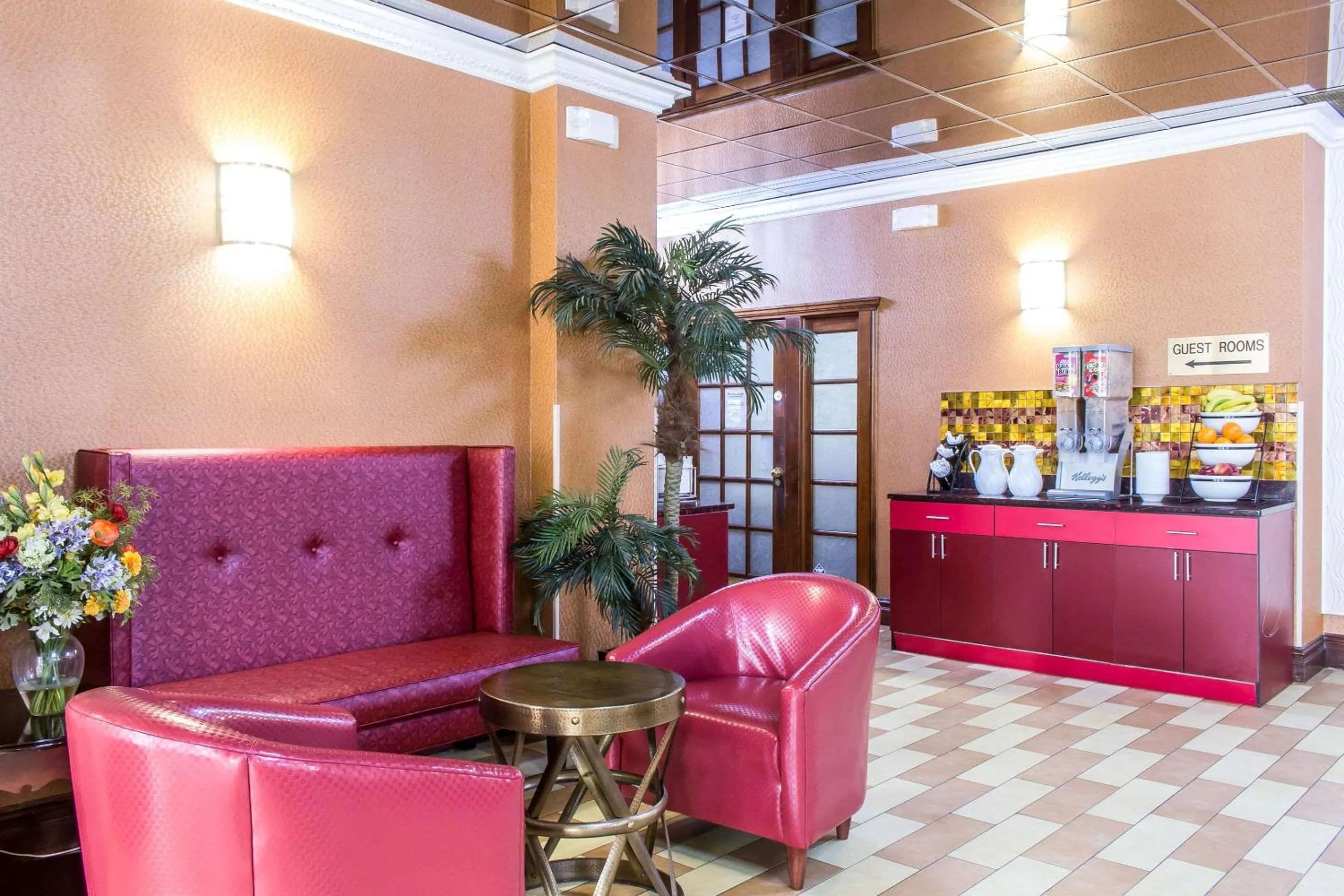 Breakfast in Rodeway Inn Capri