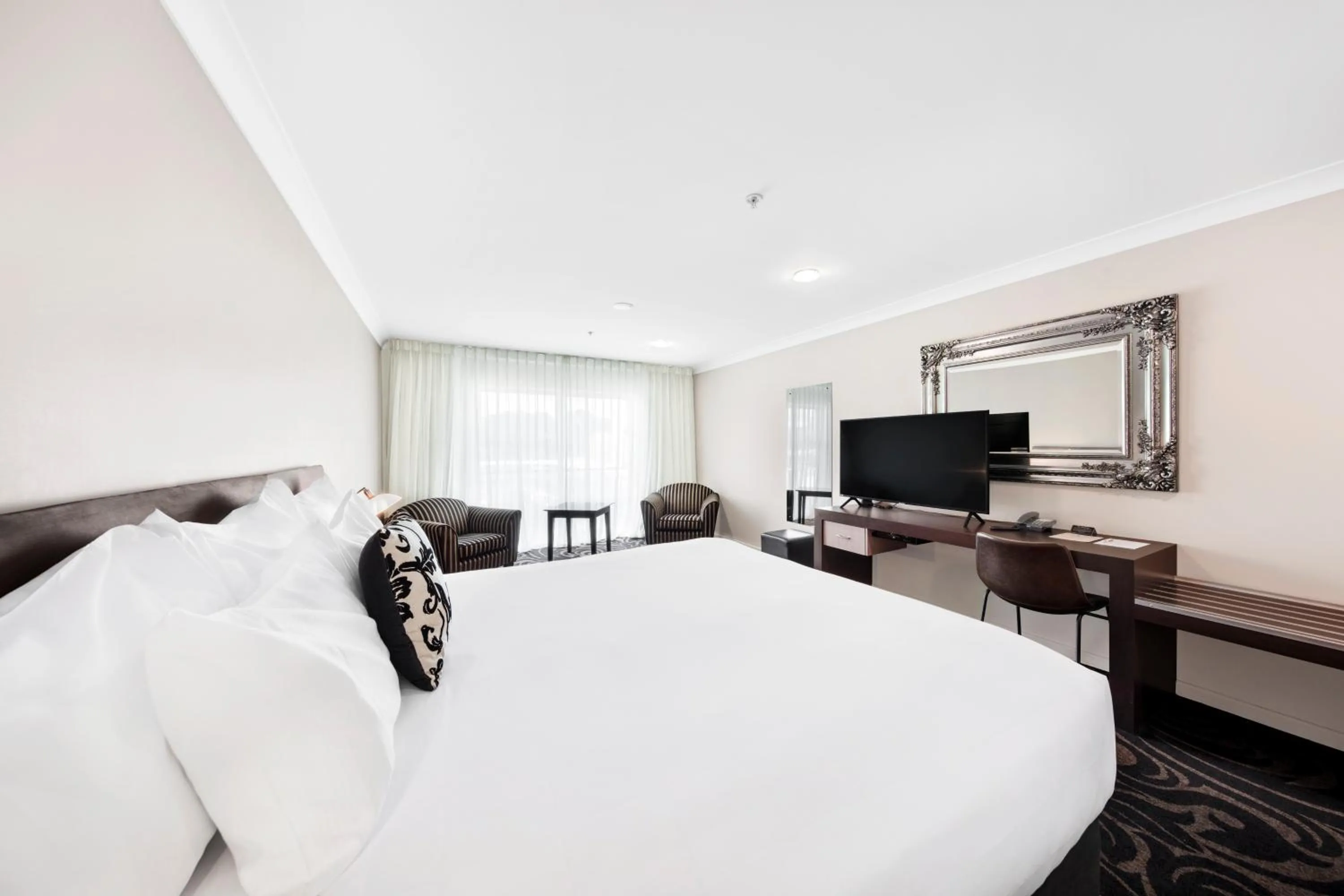 Bedroom, Bed in Millennium Hotel New Plymouth, Waterfront