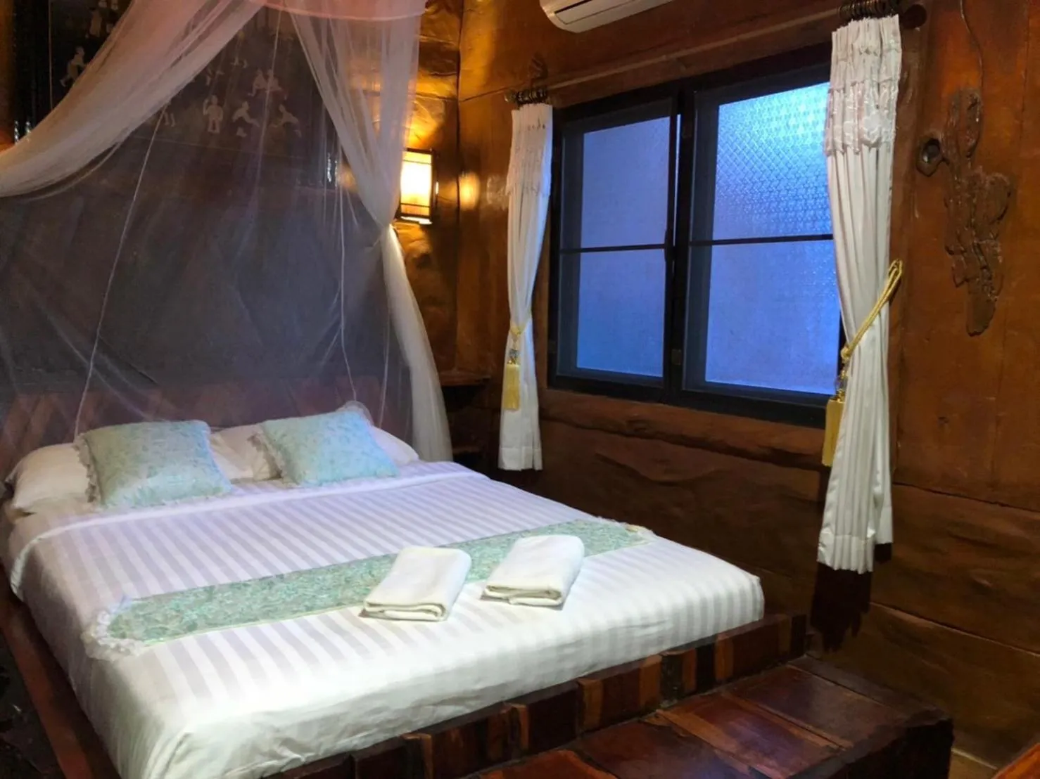 Bed in Saiyok River House