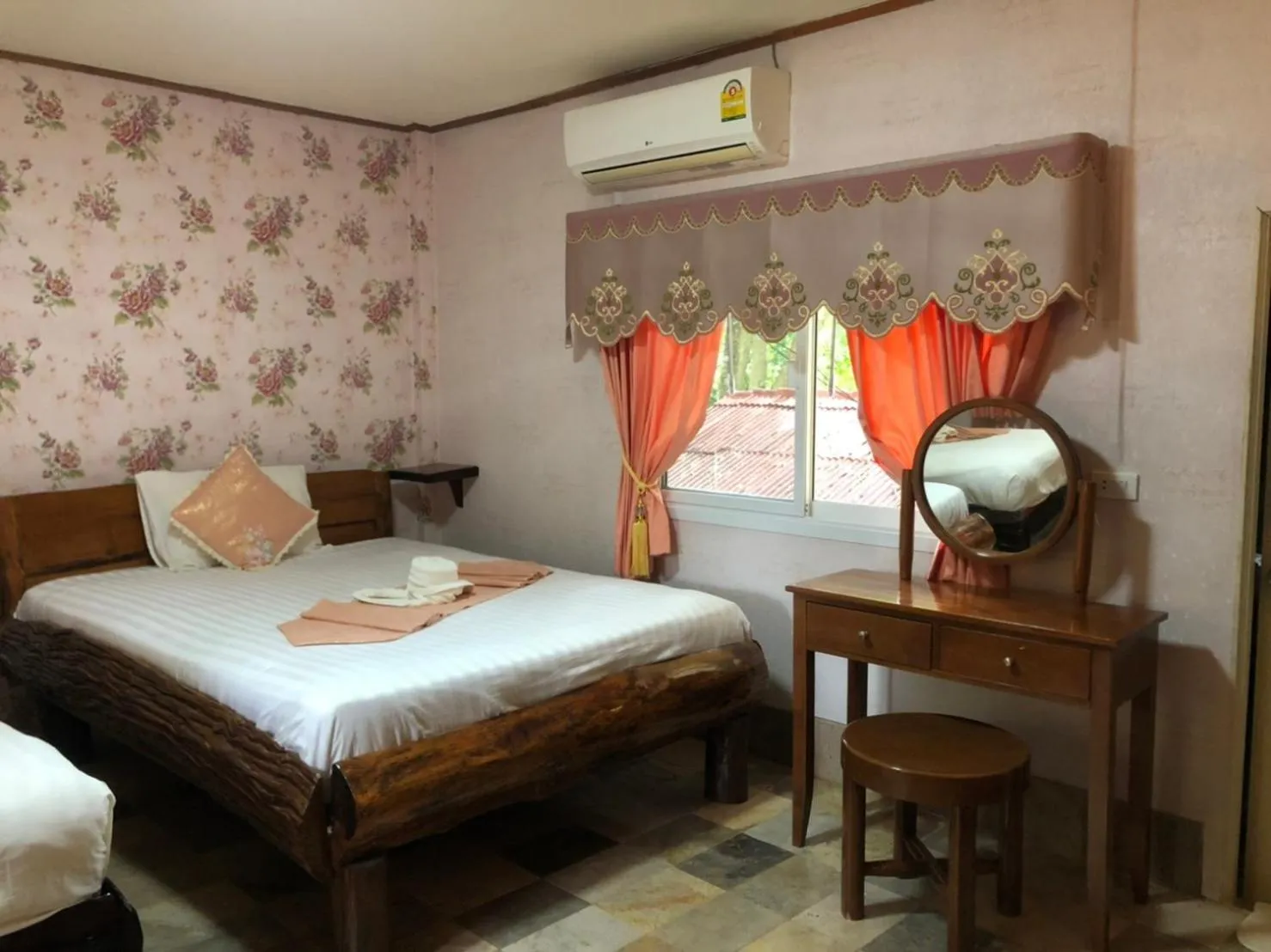 Bed in Saiyok River House