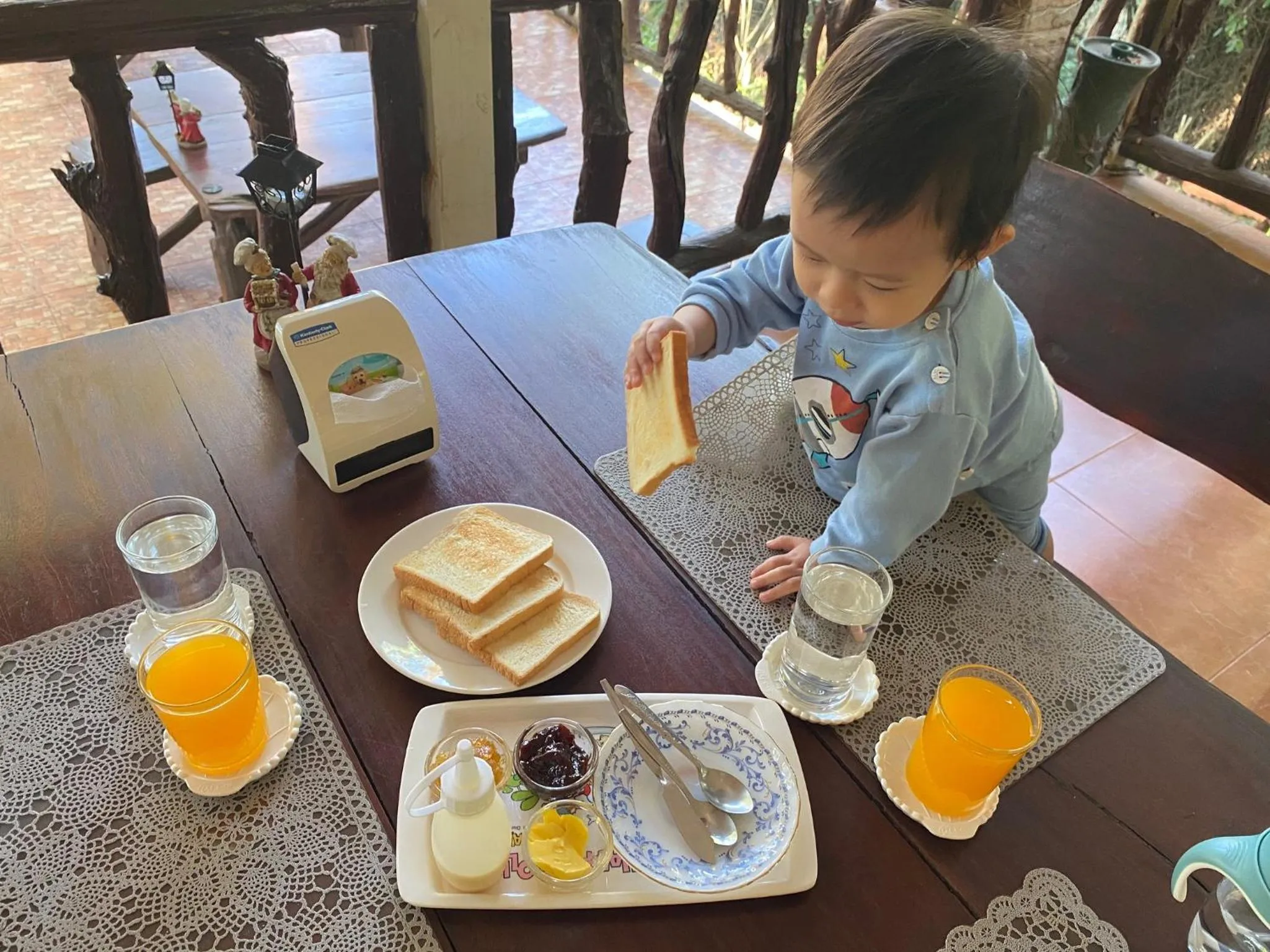 Breakfast in Saiyok River House