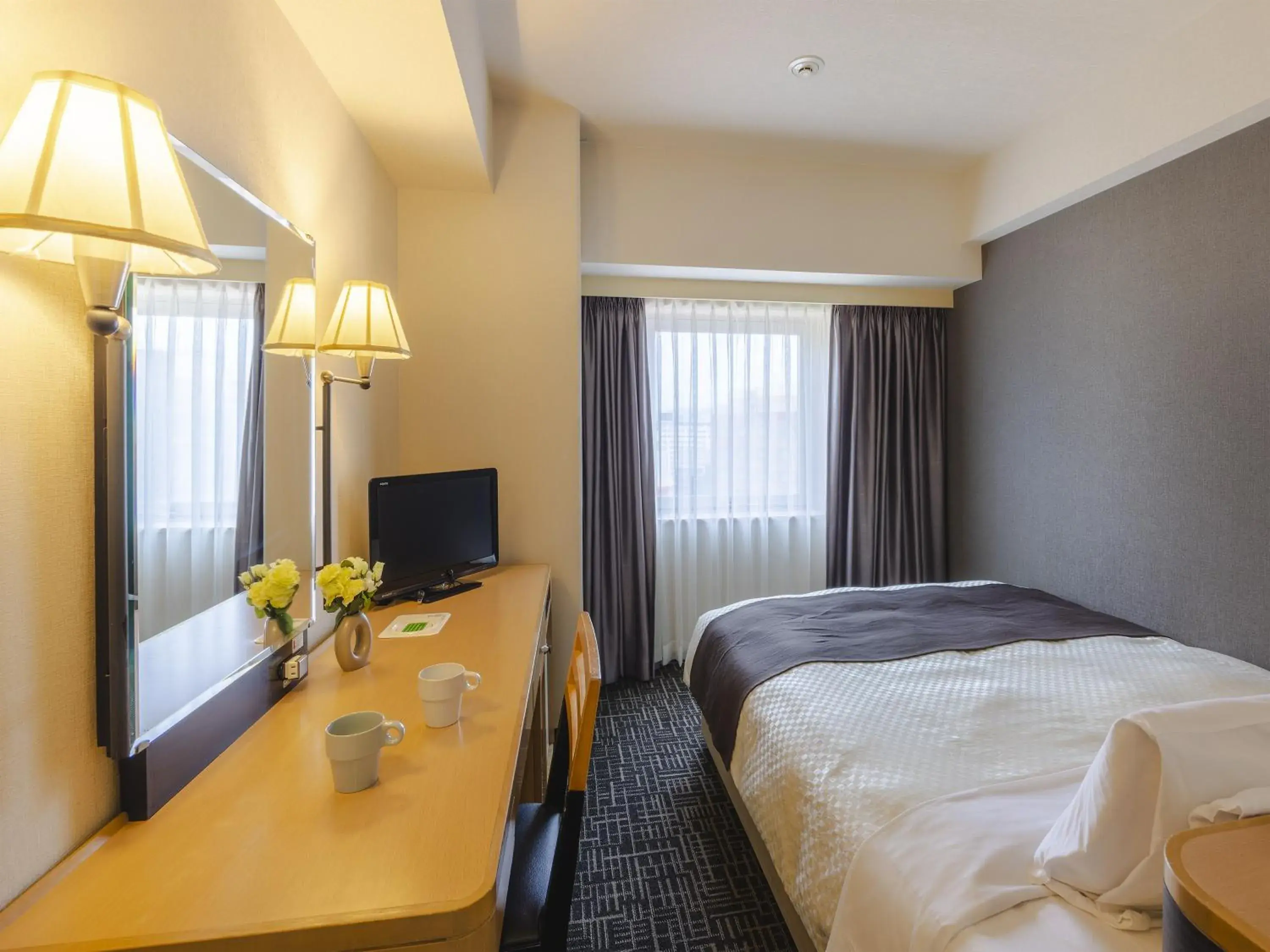 Corner Double Room - Non-Smoking in Canal City Fukuoka Washington Hotel Corner Double Room - Non-Smoking in Canal City Fukuoka Washington Hotel