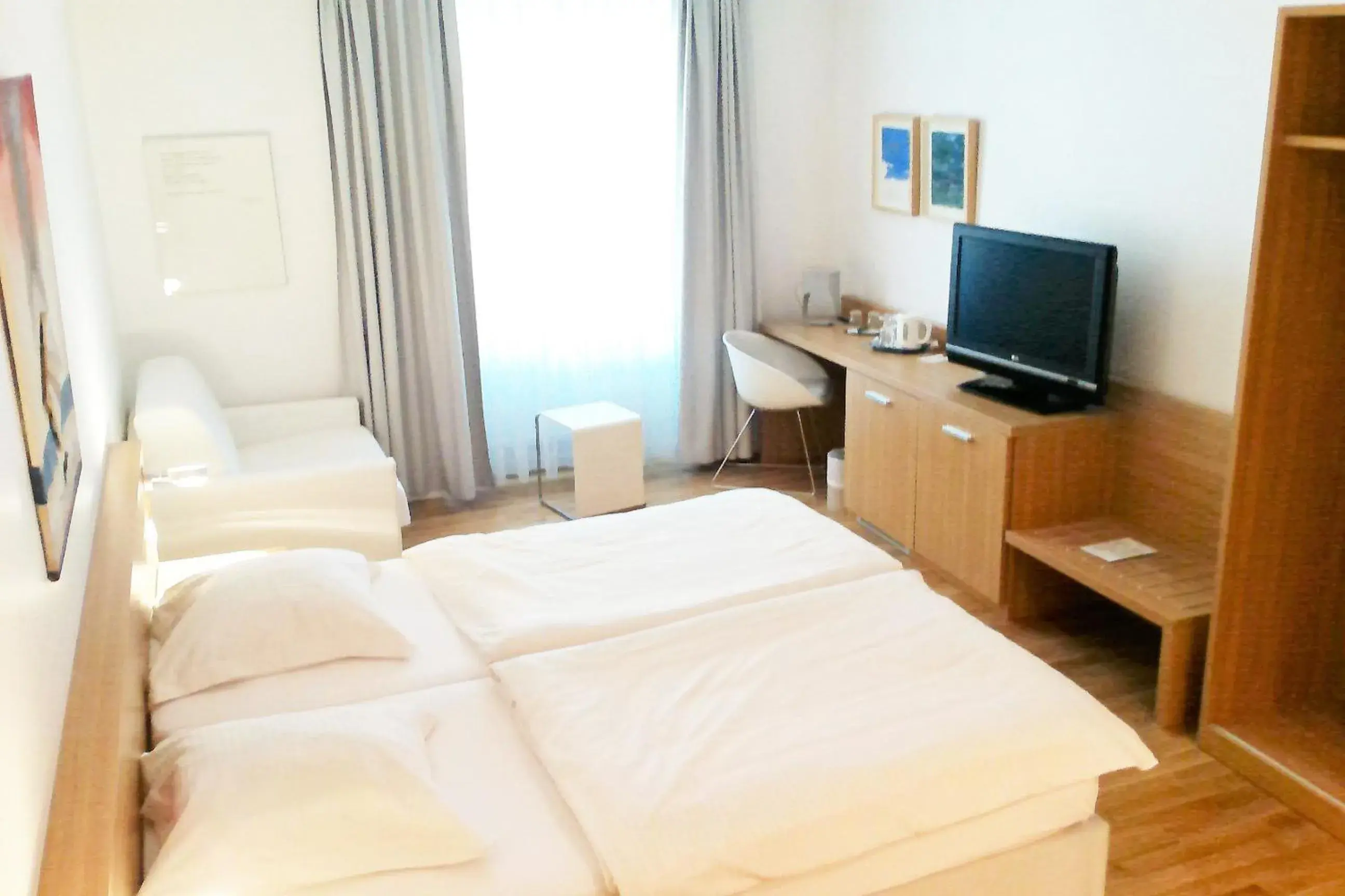 Standard Twin Room - single occupancy in Hotel Simoncini Standard Twin Room - single occupancy in Hotel Simoncini