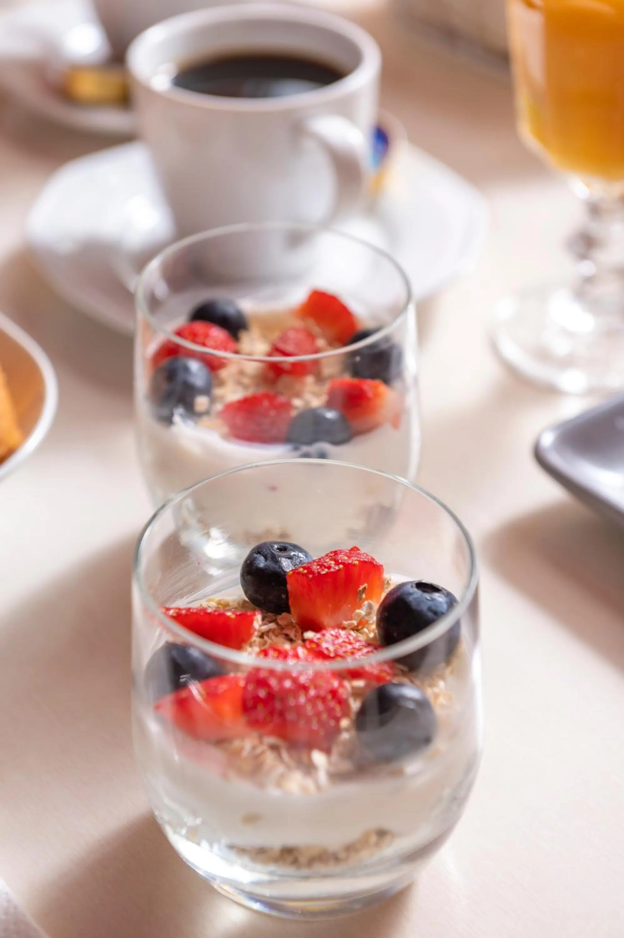 Restaurant/places to eat in Ouzas luxury Hotel