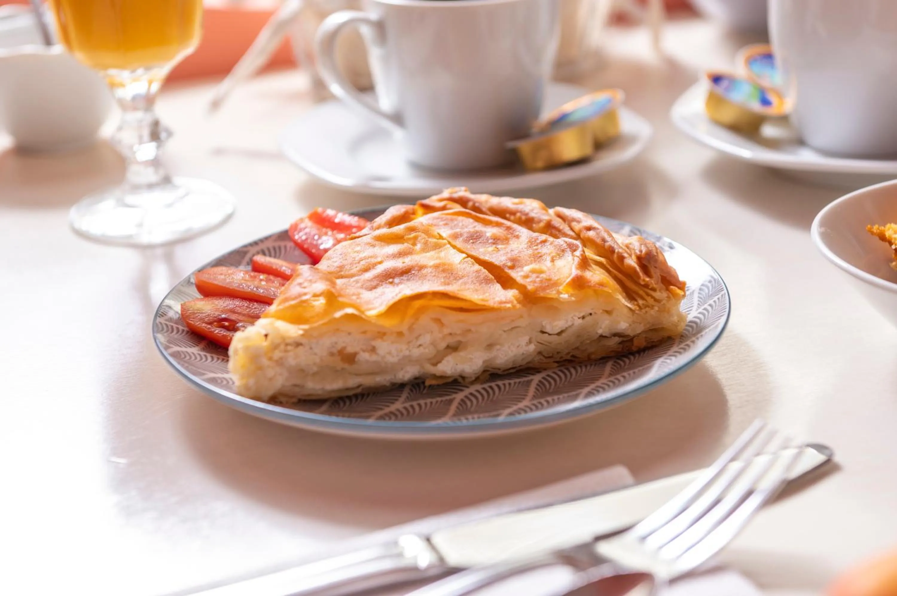 Restaurant/places to eat in Ouzas luxury Hotel