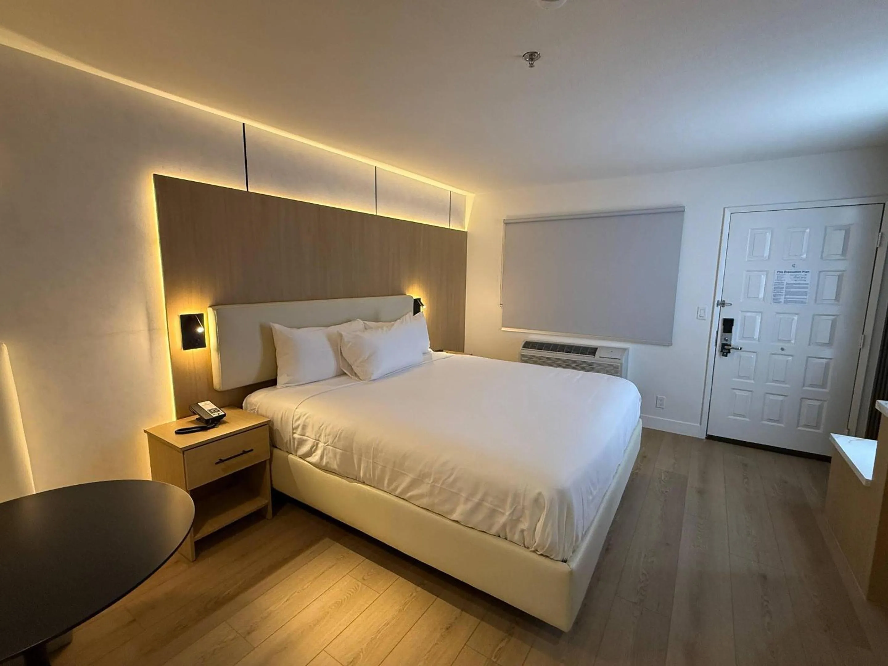 Bedroom, Bed in MainStay Suites Victorville - Hesperia