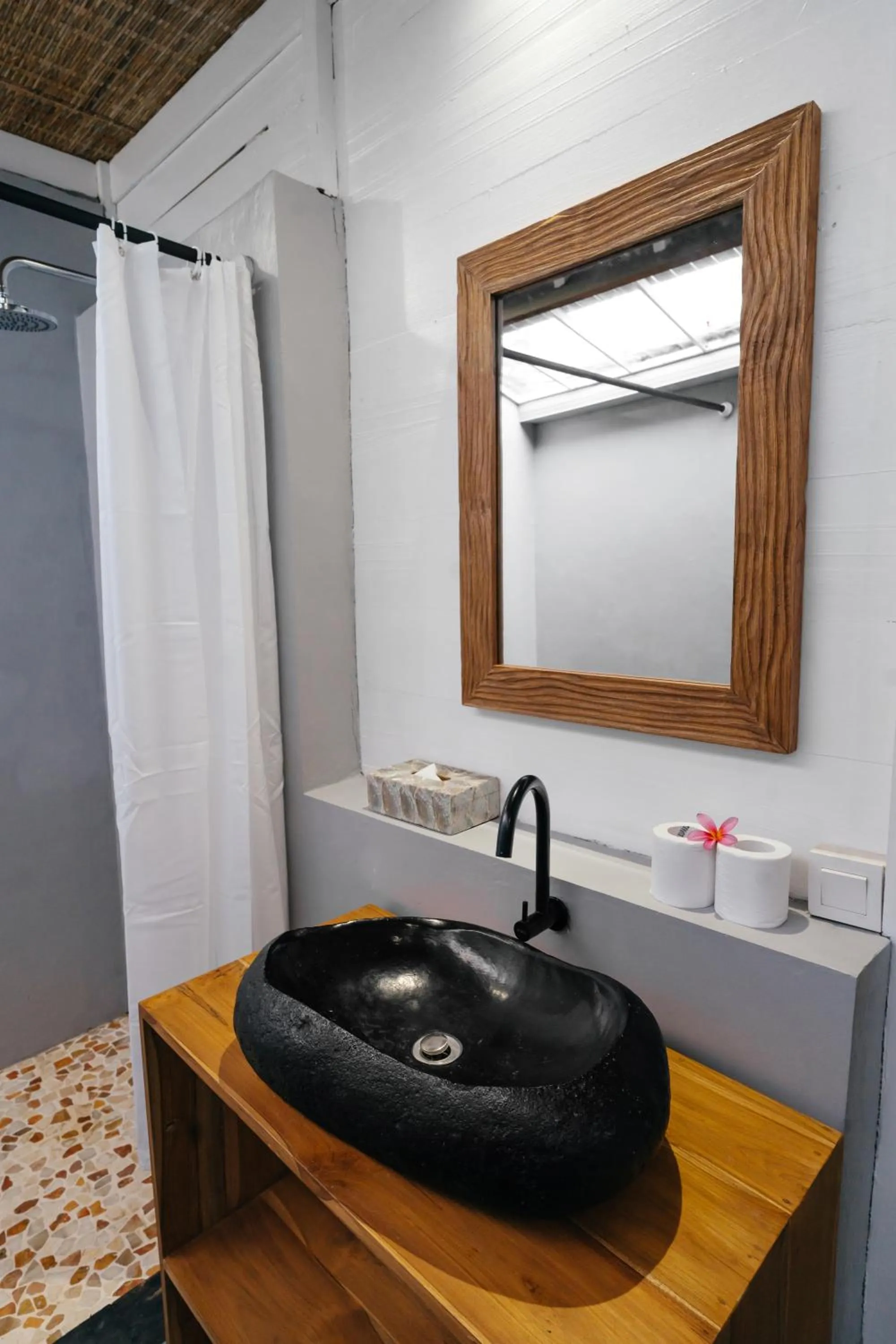 Bathroom in Easy Surf Camp
