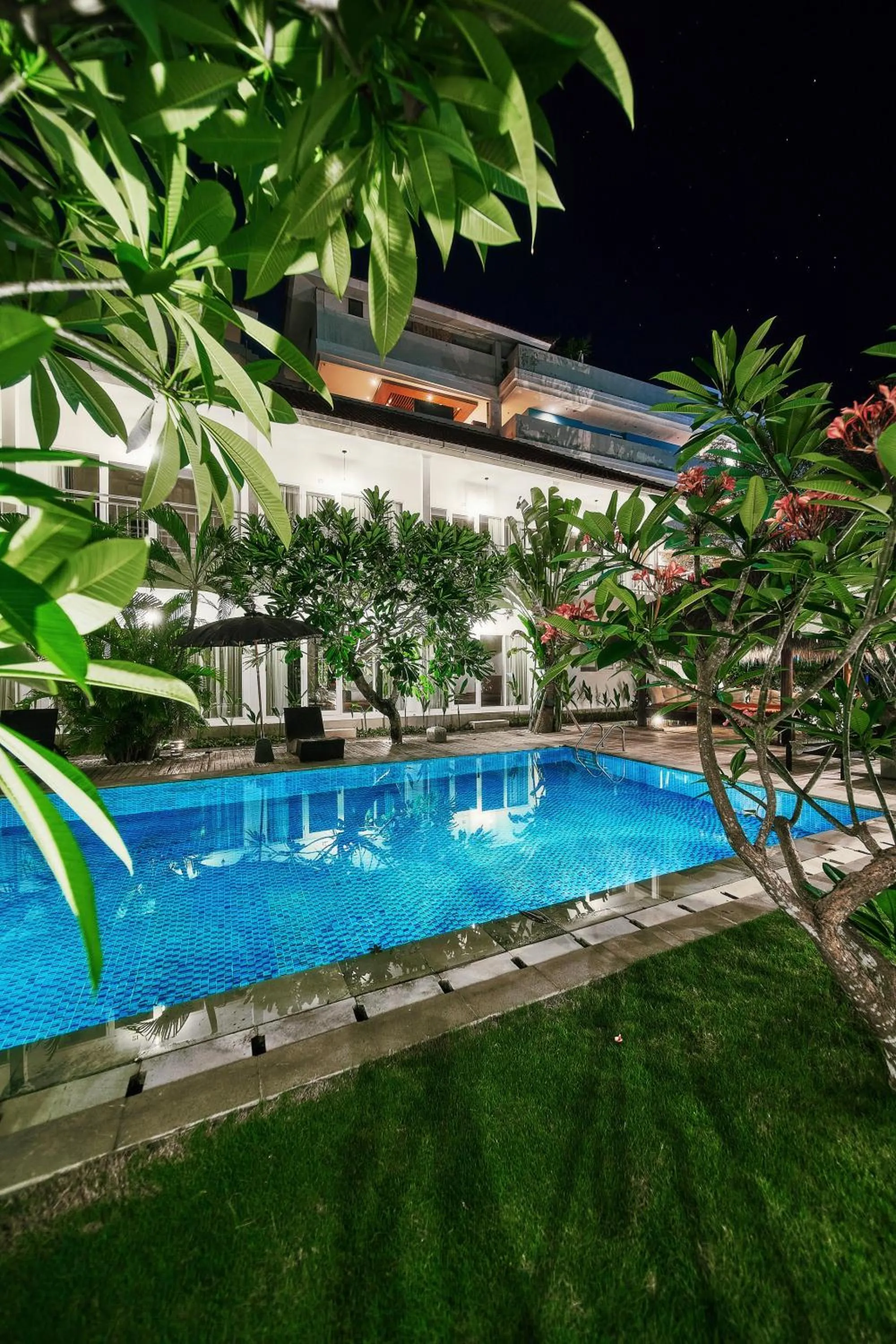 Pool view in Easy Surf Camp