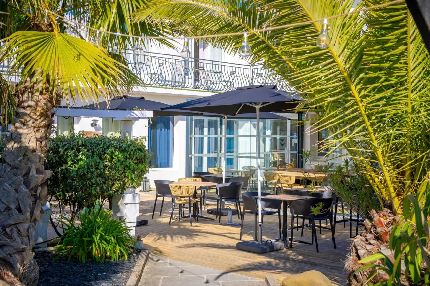 Patio in Hôtel Le Martray