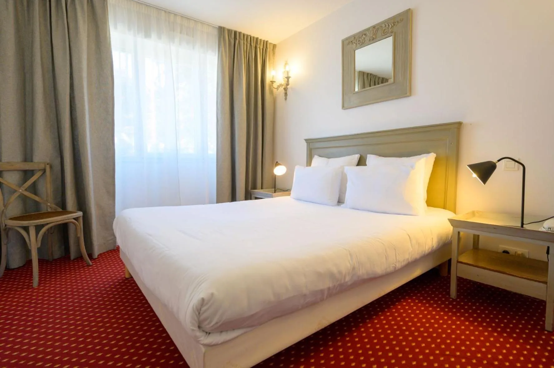 Bed in Hôtel Le Martray
