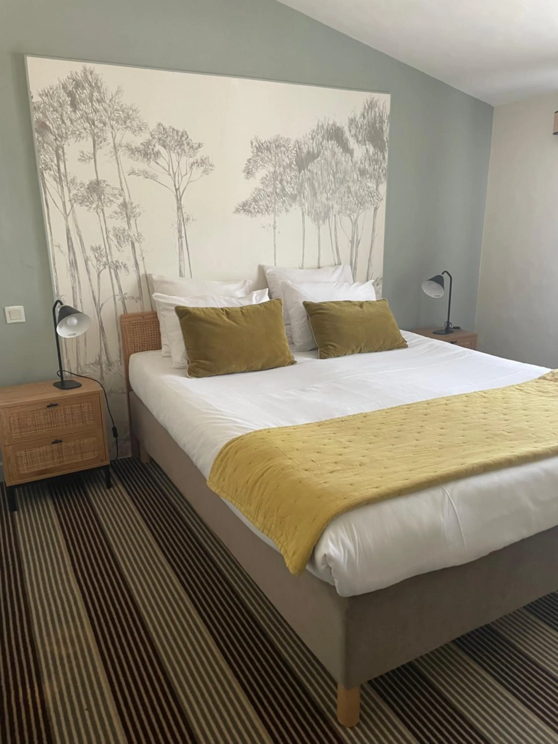 Bed in Hôtel Le Martray