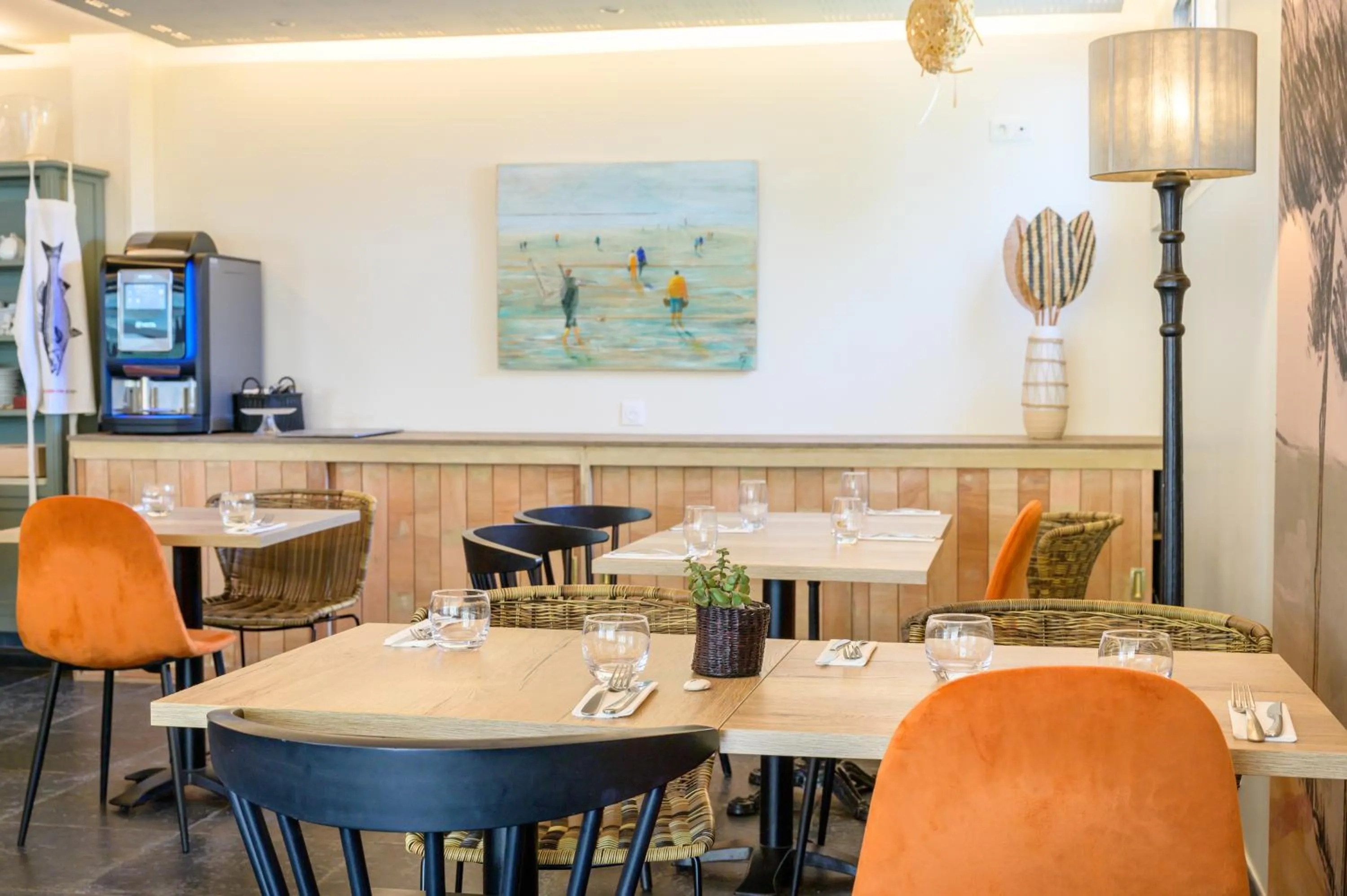 Restaurant/places to eat in Hôtel Le Martray