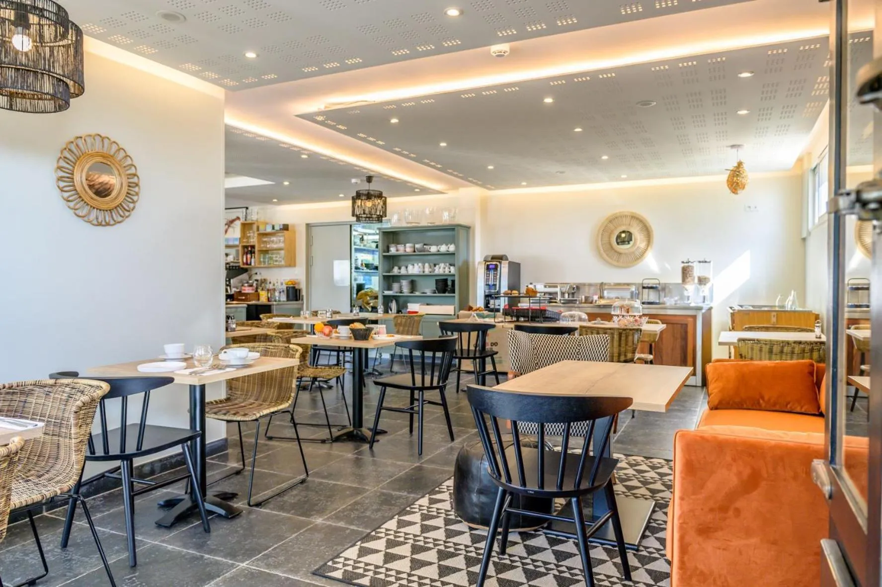 Restaurant/places to eat in Hôtel Le Martray