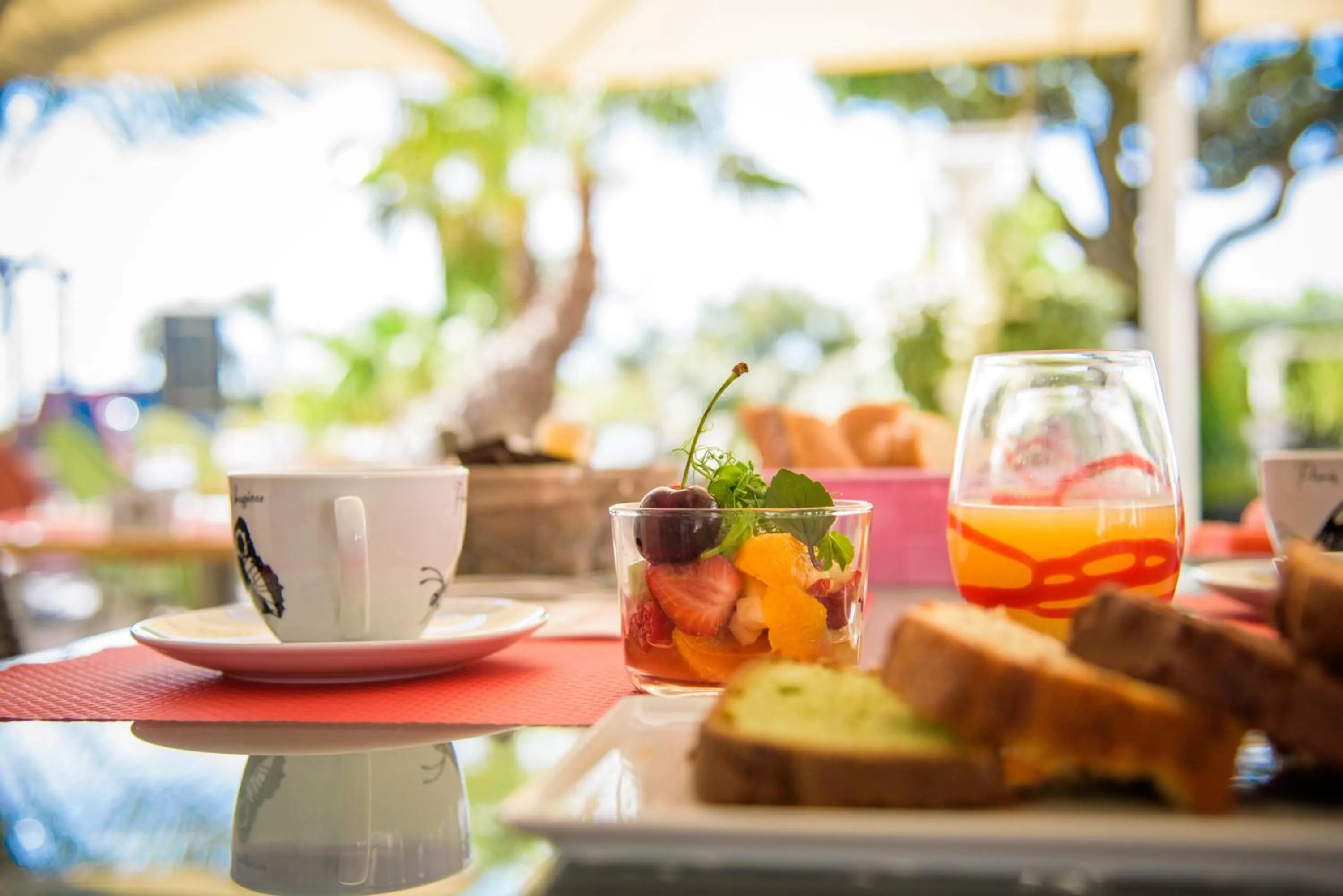Buffet breakfast in Hôtel Le Martray
