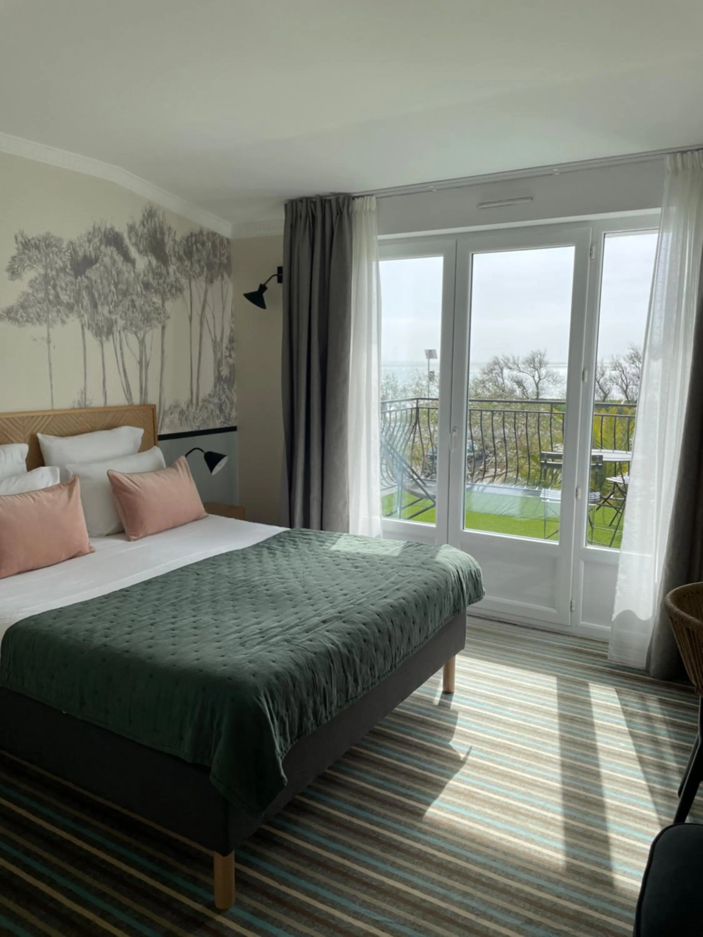 Bed in Hôtel Le Martray