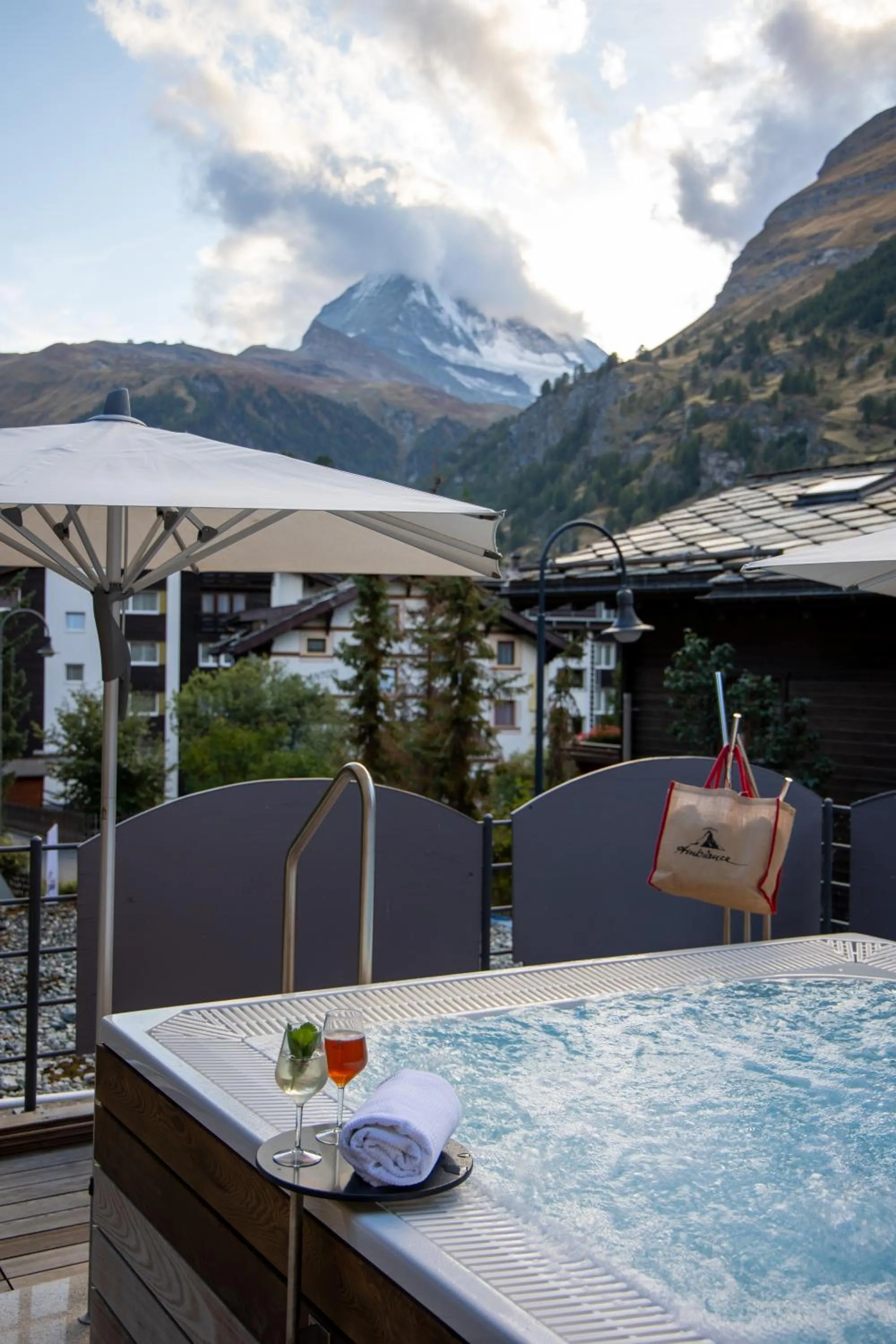 Swimming pool in Hotel AMBiANCE