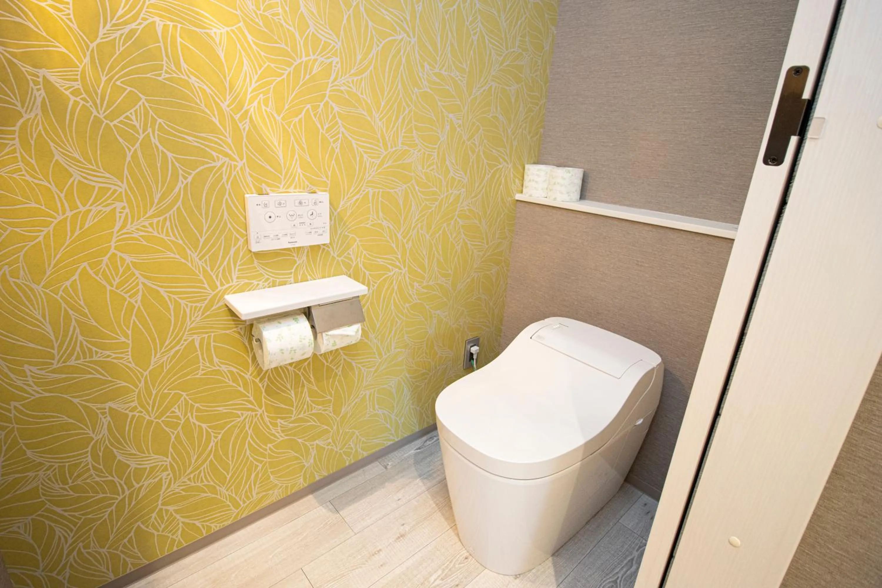 Toilet in La se ri Resort and Stay