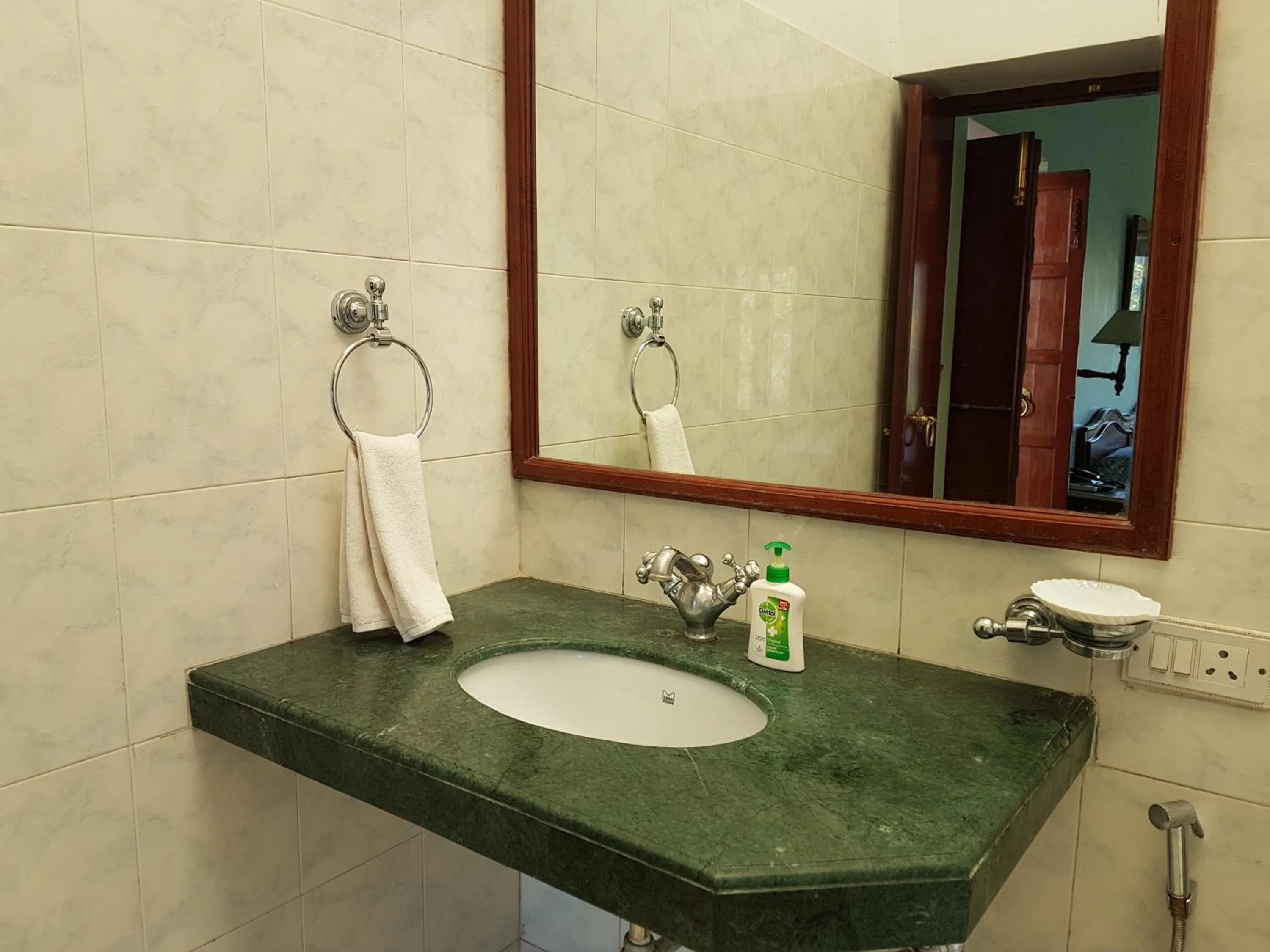 Bathroom in Kesar Bhawan Palace