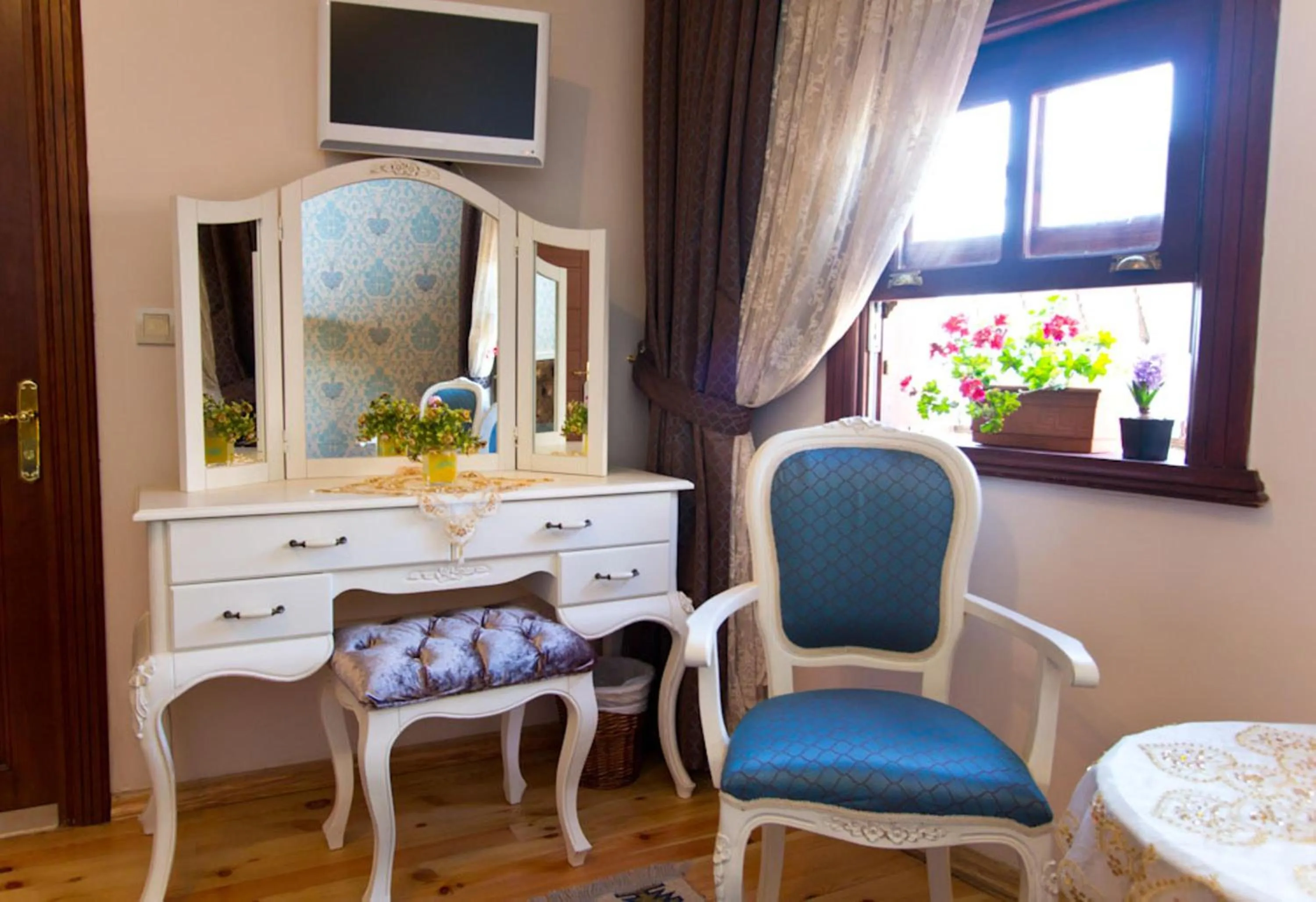 Seating area in Esans Hotel - Special Category