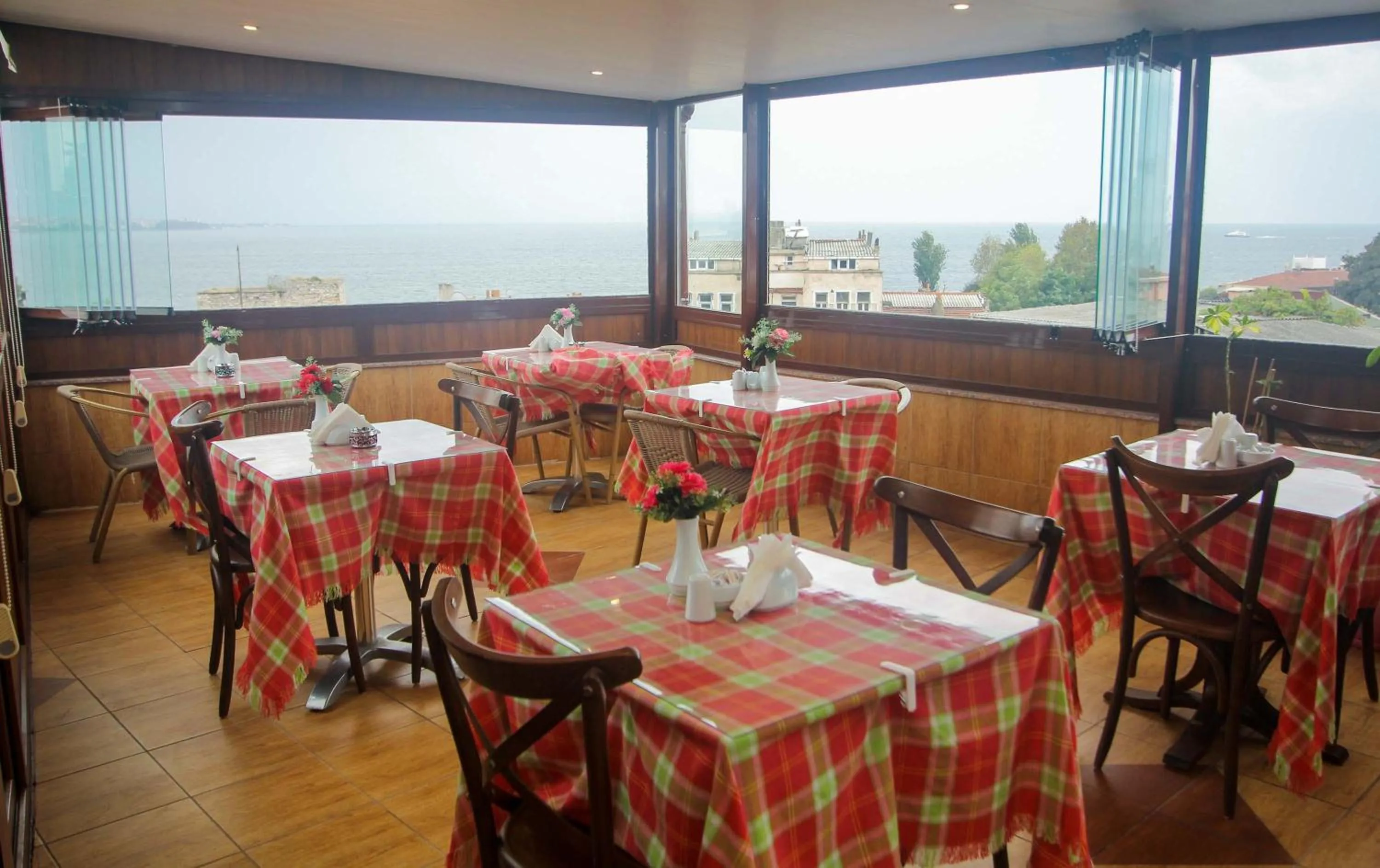 Restaurant/places to eat in Esans Hotel - Special Category