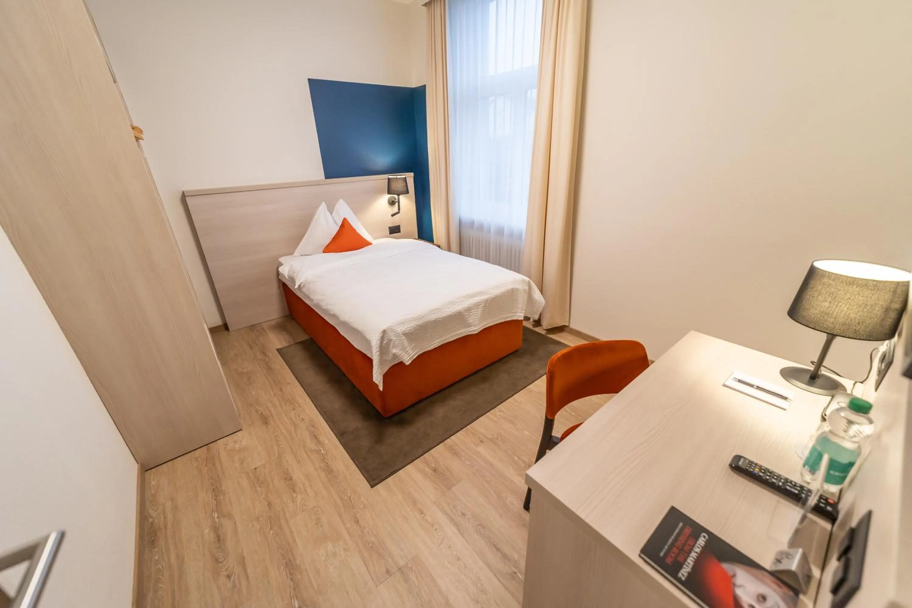 Photo of the whole room, Bed in Dialoghotel Eckstein