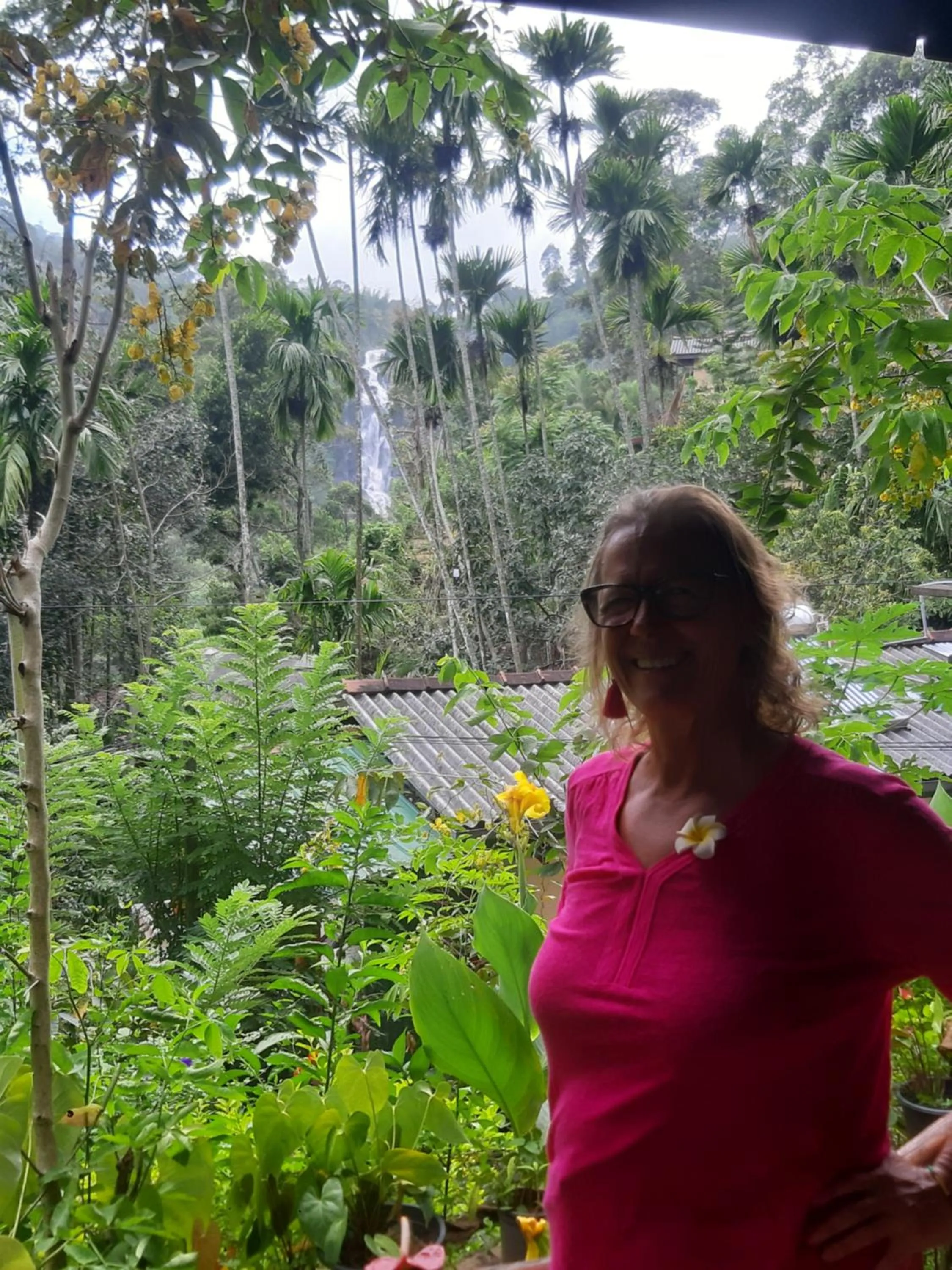 People in Cozy Homestay Waterfall Road Ella