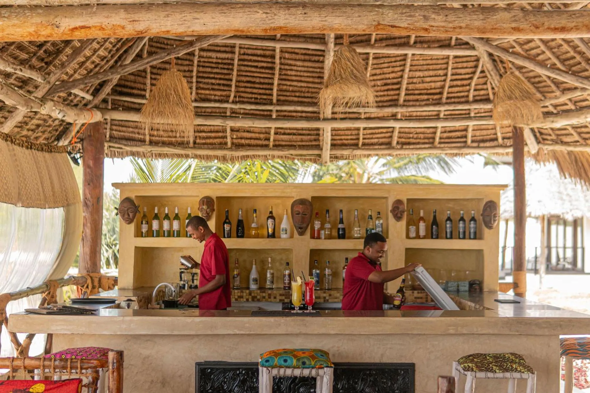 Restaurant/places to eat in Jaribu Beach Hotel