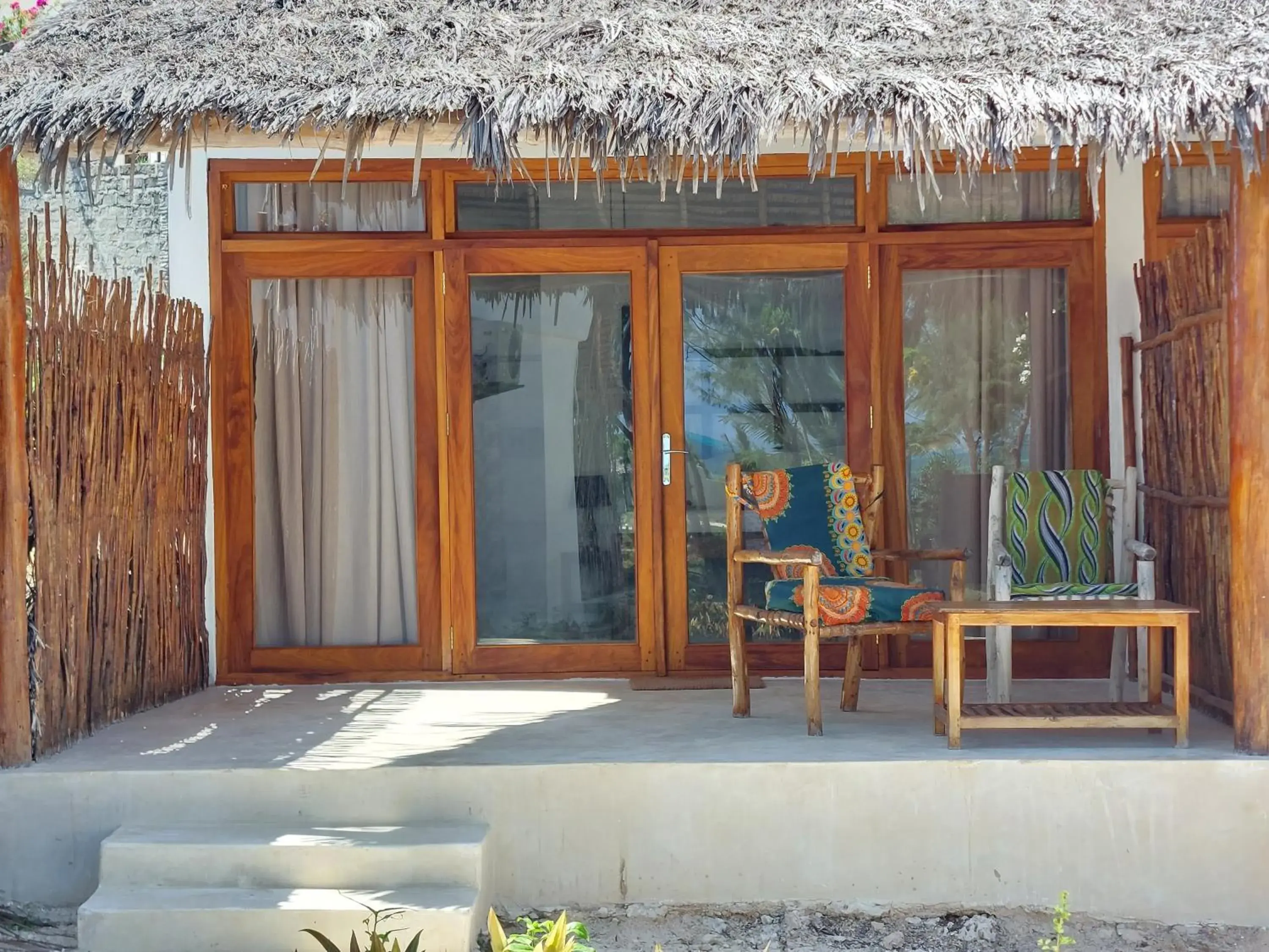 Superior Double Room with Garden View in Jaribu Beach Hotel Superior Double Room with Garden View in Jaribu Beach Hotel