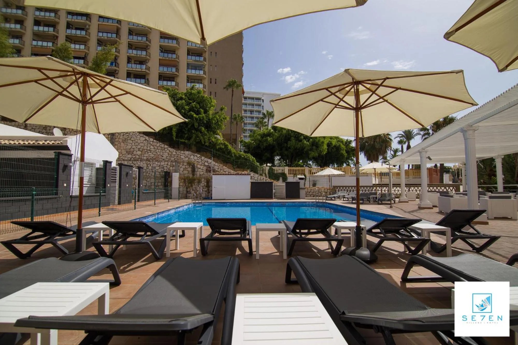 Apartamentos Seven Village