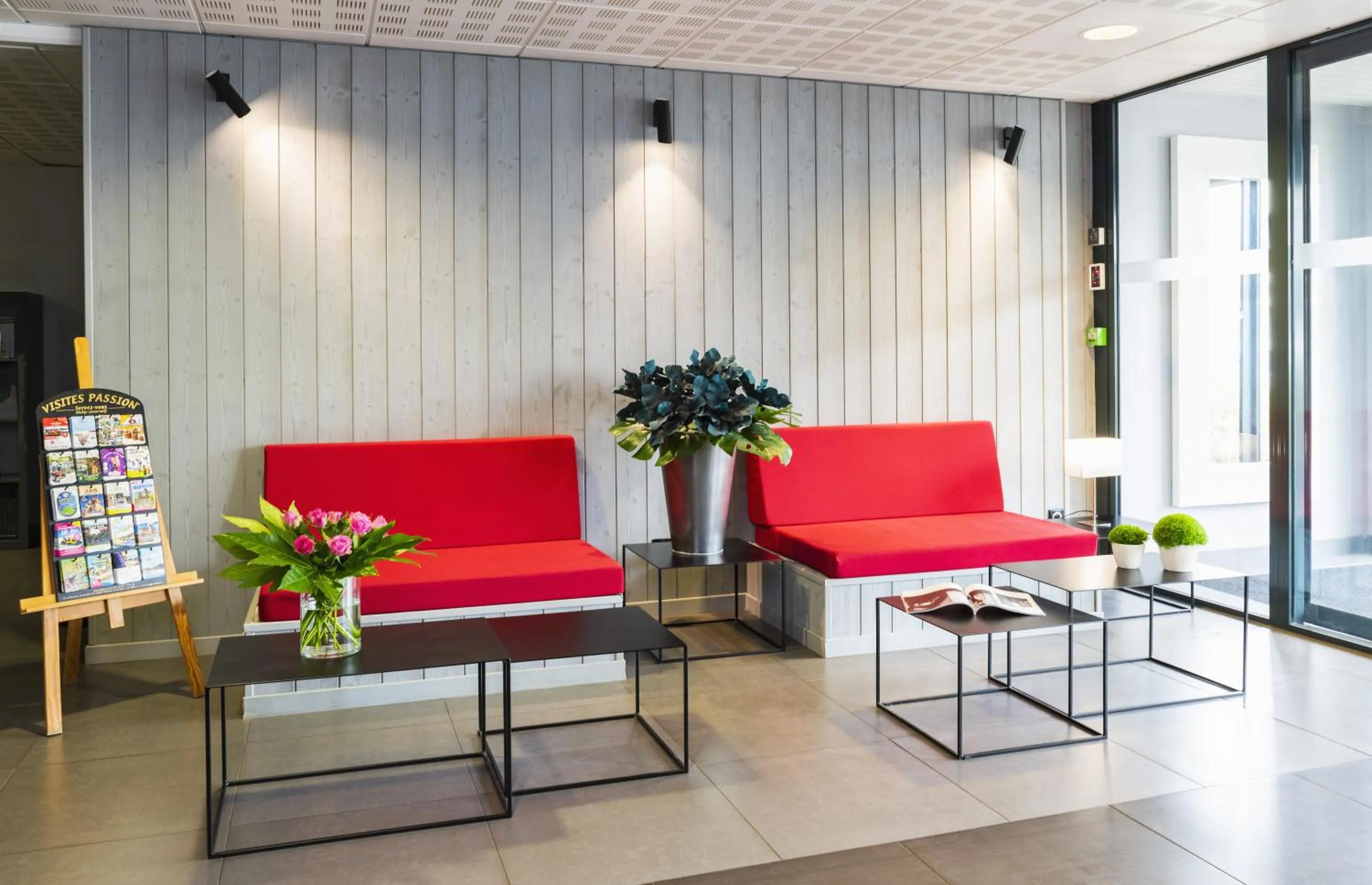Lobby or reception in Ténéo Apparthotel Bordeaux Mérignac - Aéroport