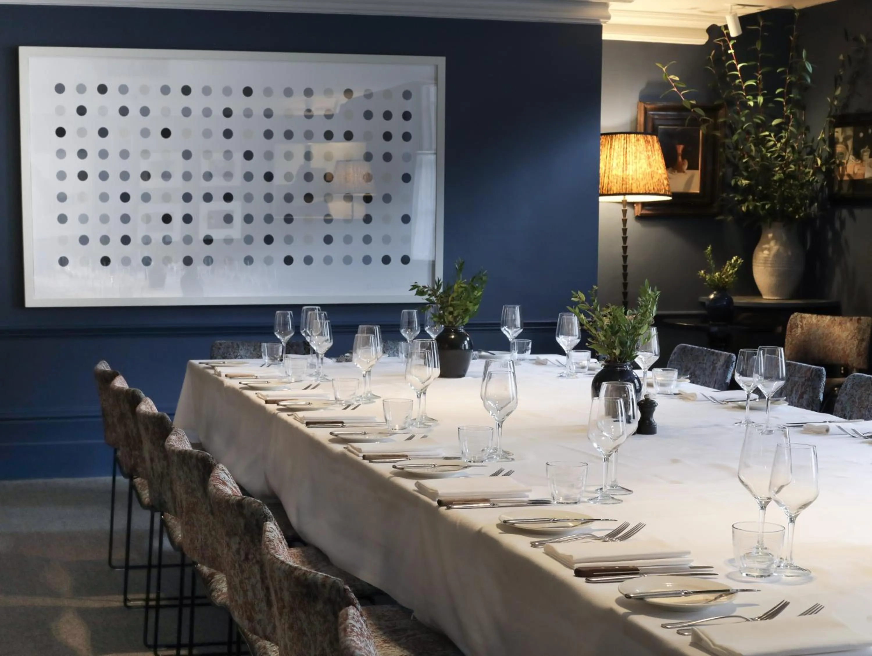 Restaurant/places to eat in Old Bank Hotel