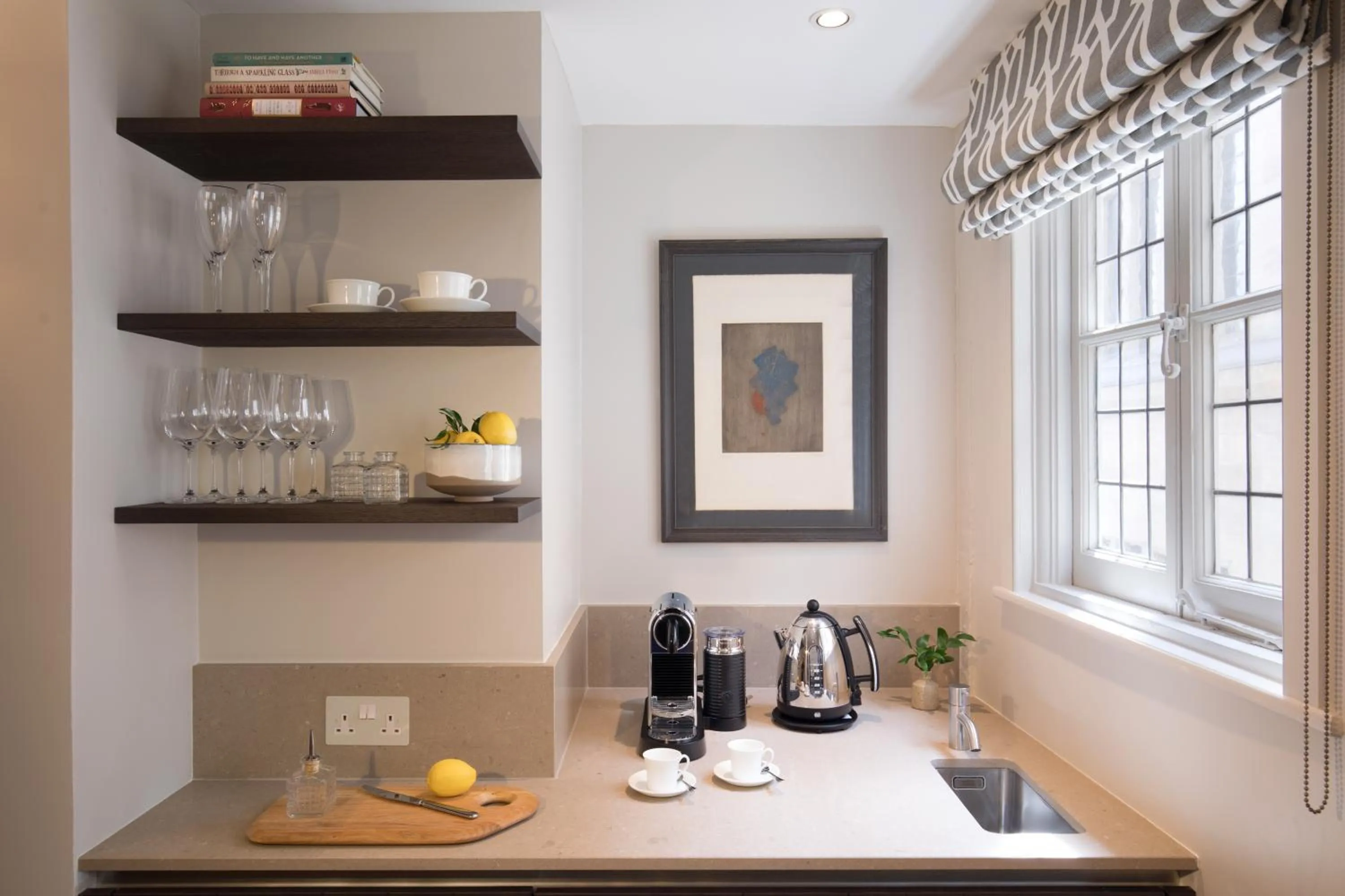 Coffee/tea facilities in Old Bank Hotel