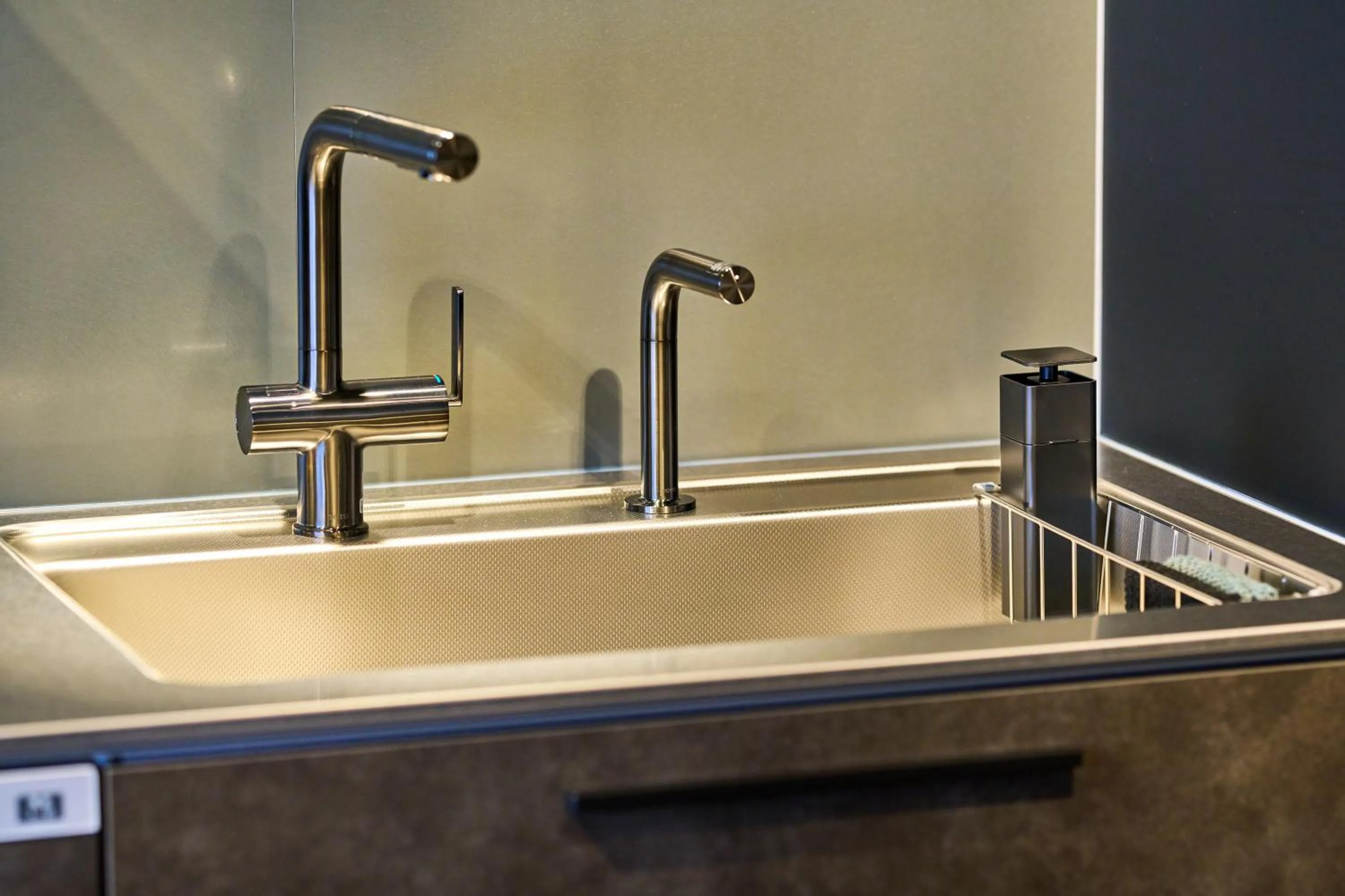 Communal kitchen in SHIN kyoto