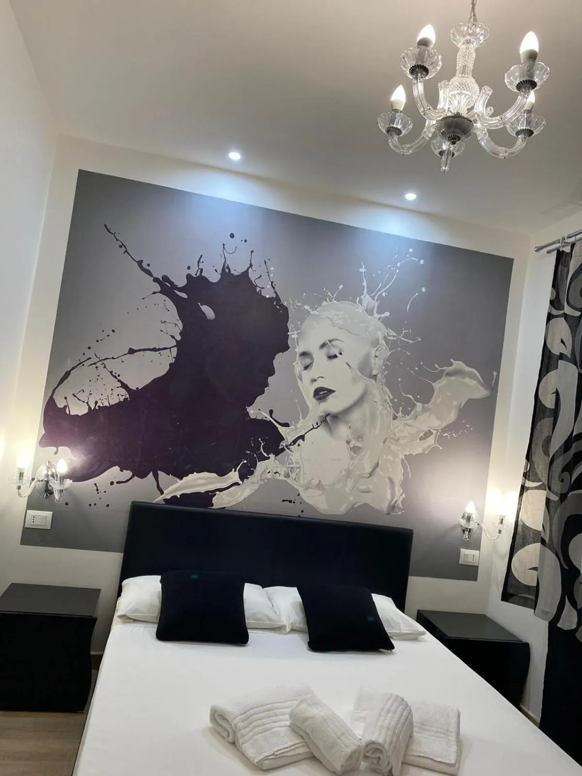 Bed in Rome Sweet Home Vatican