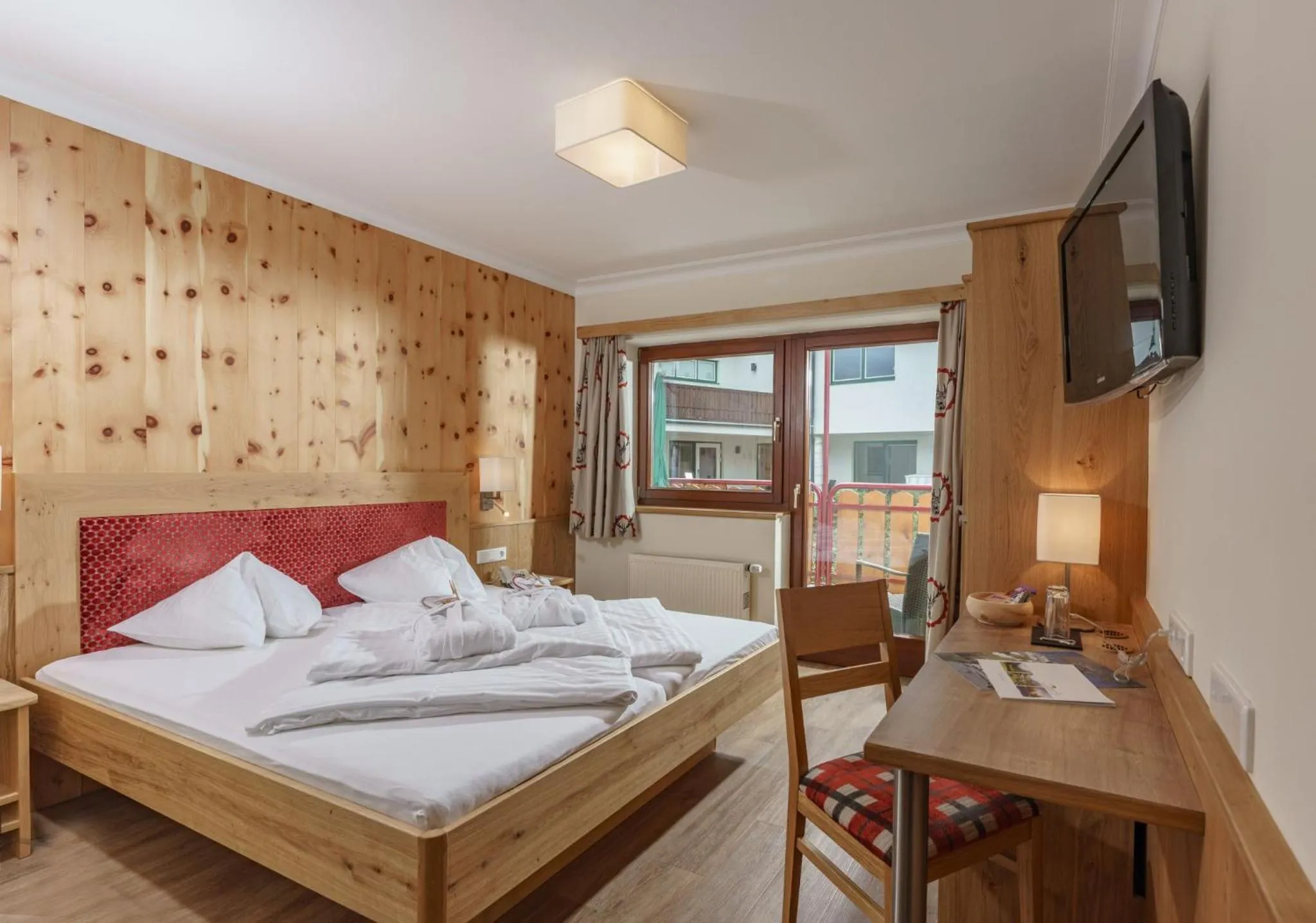 Staff, Bed in Panoramahotel Gürtl