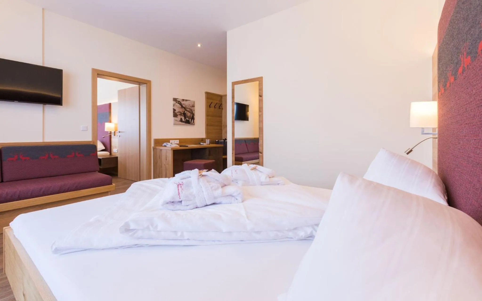 Staff, Bed in Panoramahotel Gürtl