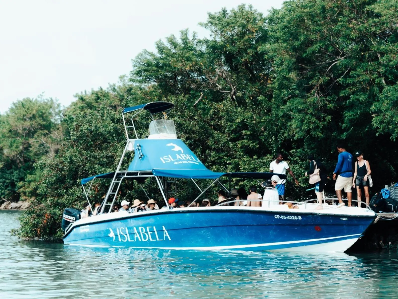 People in Hotel Islabela Islas Del Rosario