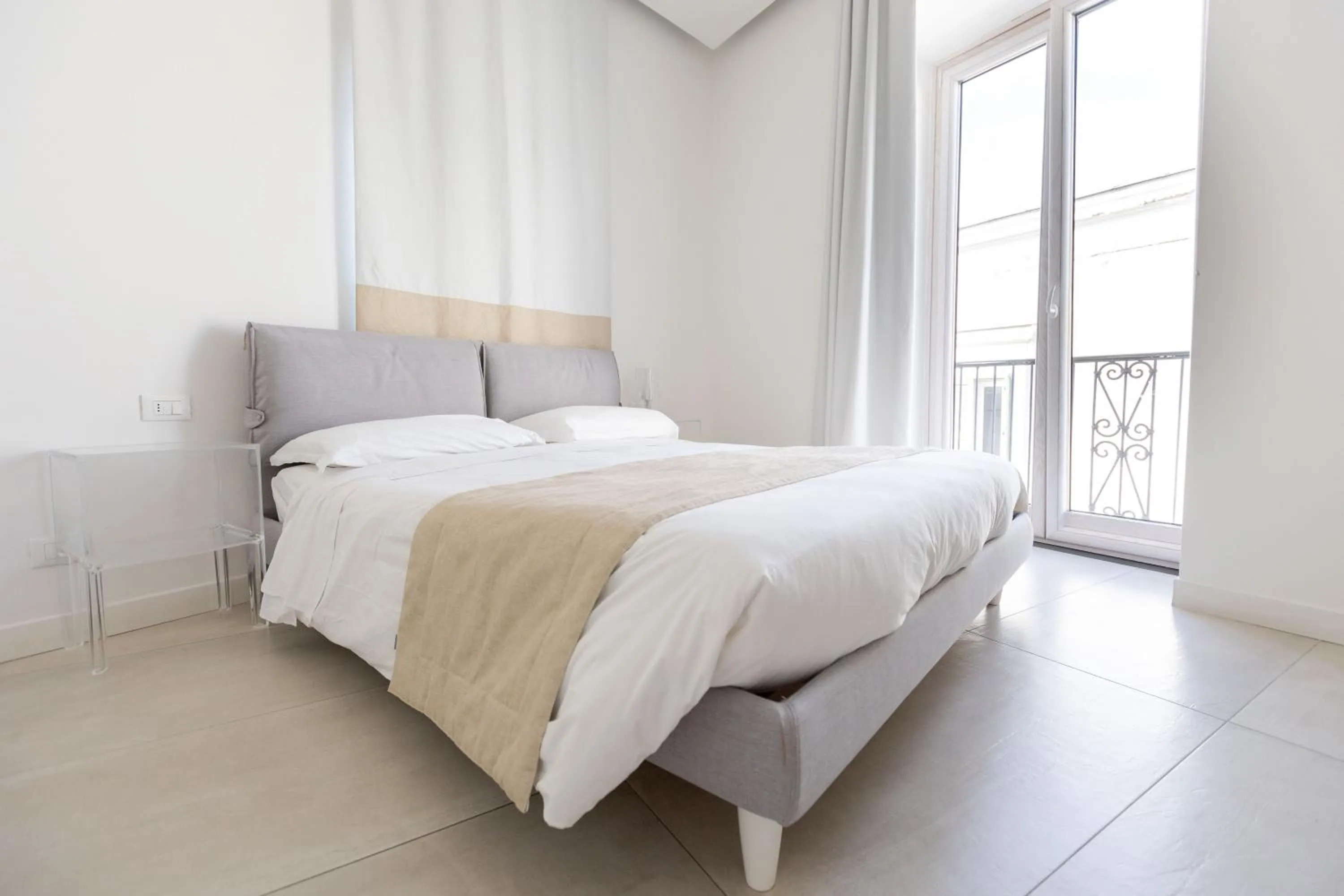 Bedroom, Bed in White 1903 - Rooftop Pool & Luxury Rooms