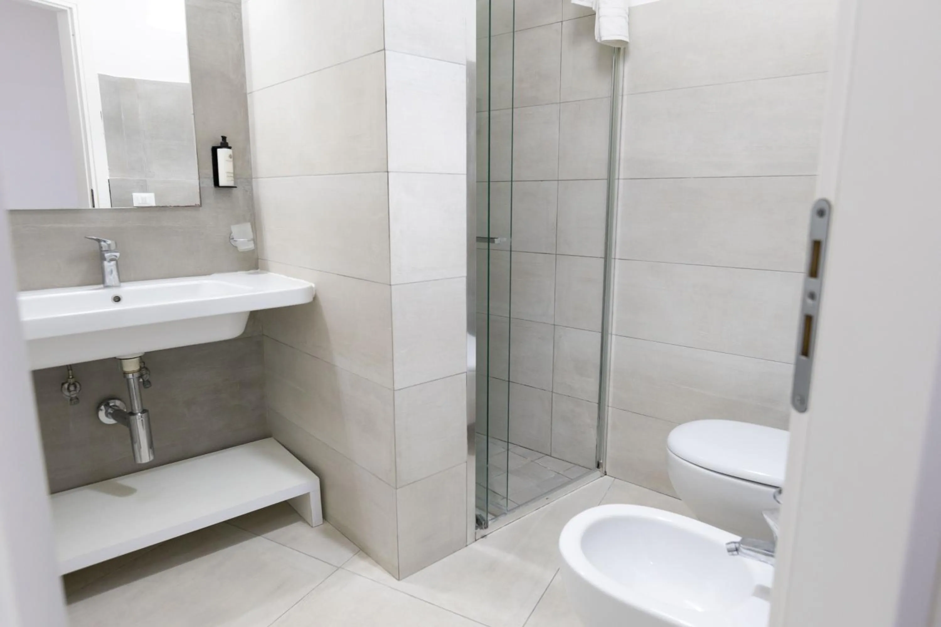 Shower in White 1903 - Rooftop Pool & Luxury Rooms