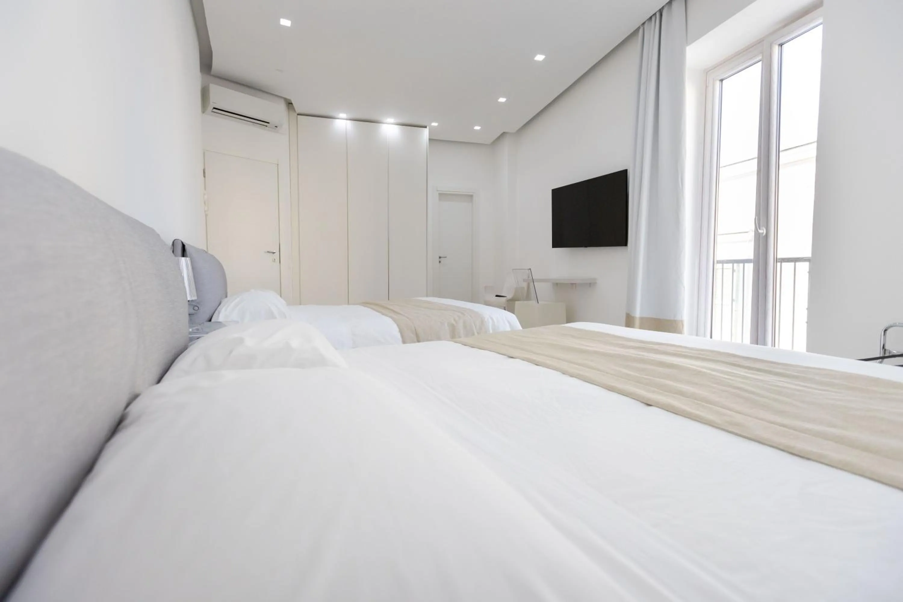 Bedroom, Bed in White 1903 - Rooftop Pool & Luxury Rooms