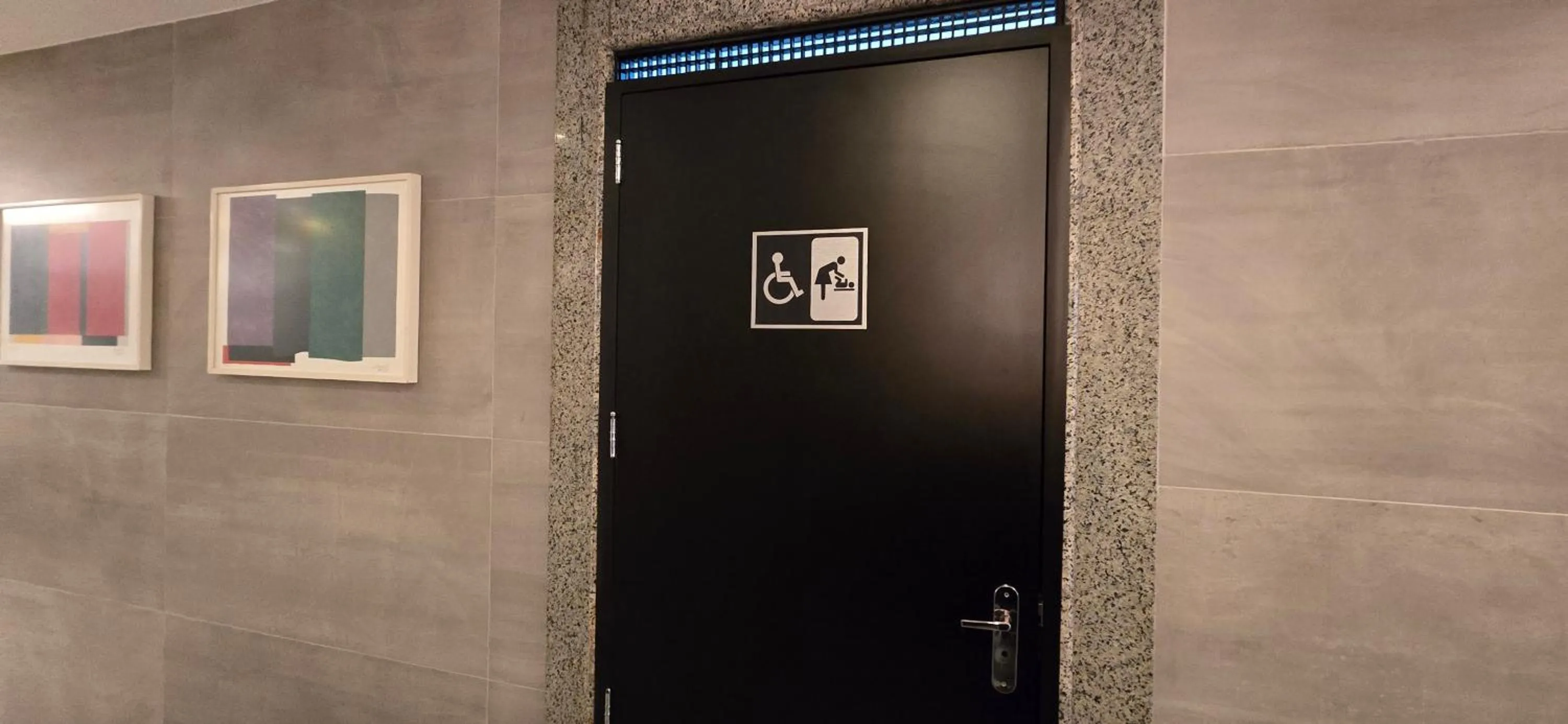 Bathroom in Mirador Rio Copacabana Hotel