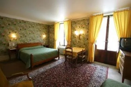 Bedroom in Hôtel Richemond