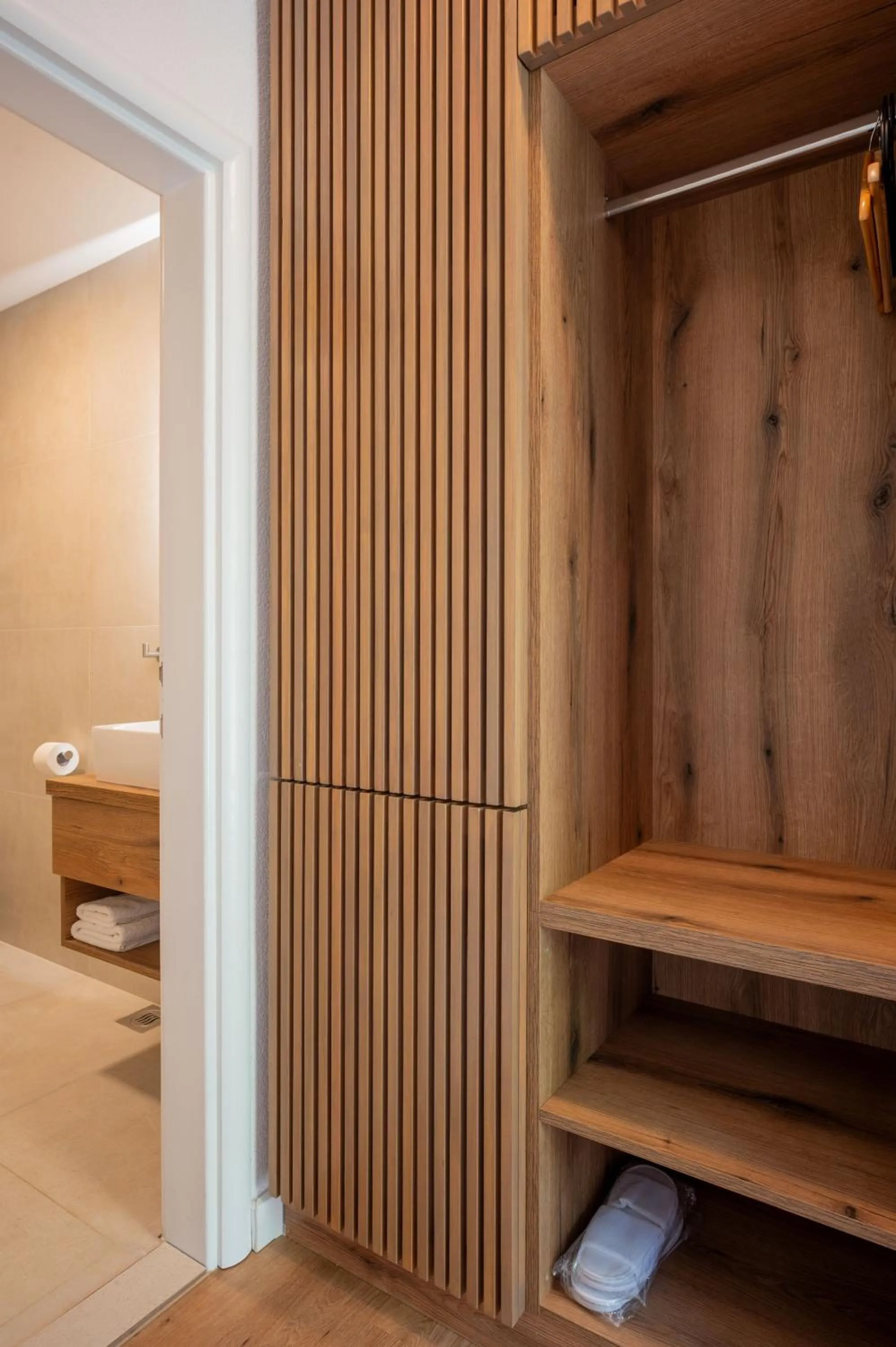 wardrobe in Nono Ban Stone & Soul