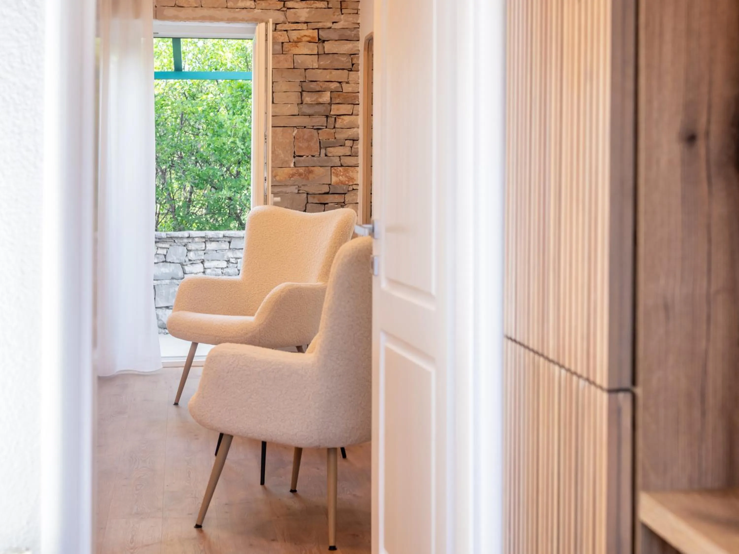 wardrobe in Nono Ban Stone & Soul