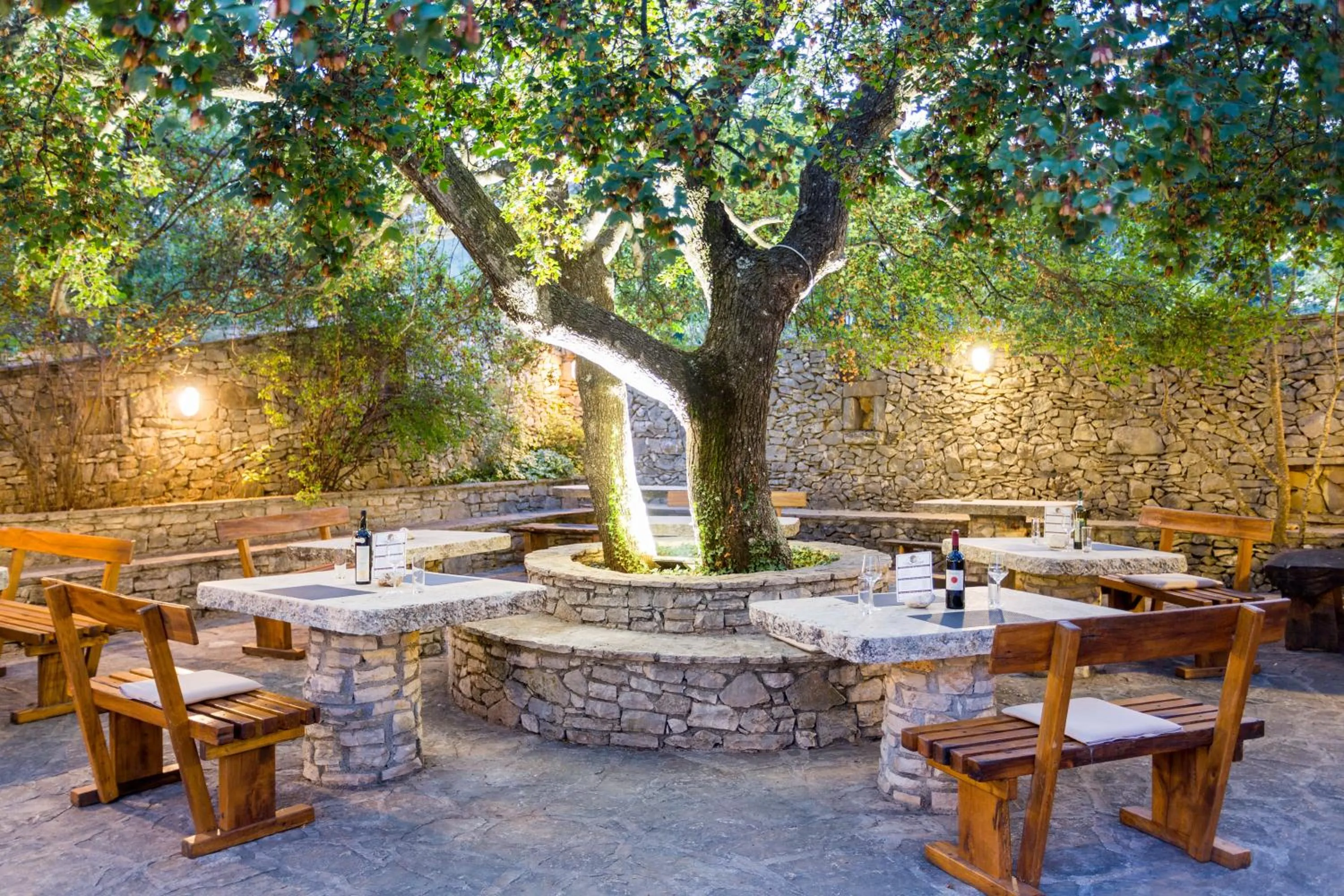 Restaurant/places to eat in Nono Ban Stone & Soul