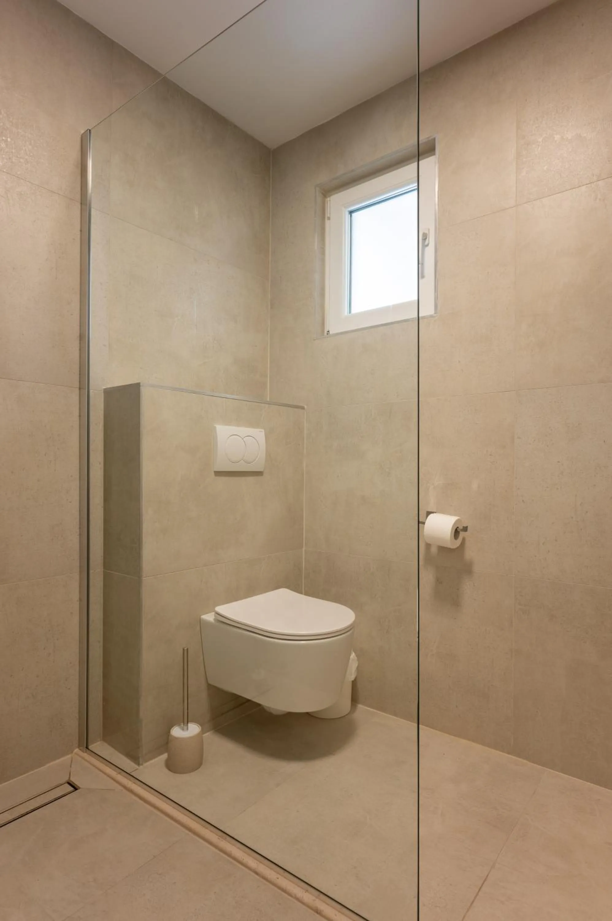 Shower in Nono Ban Stone & Soul