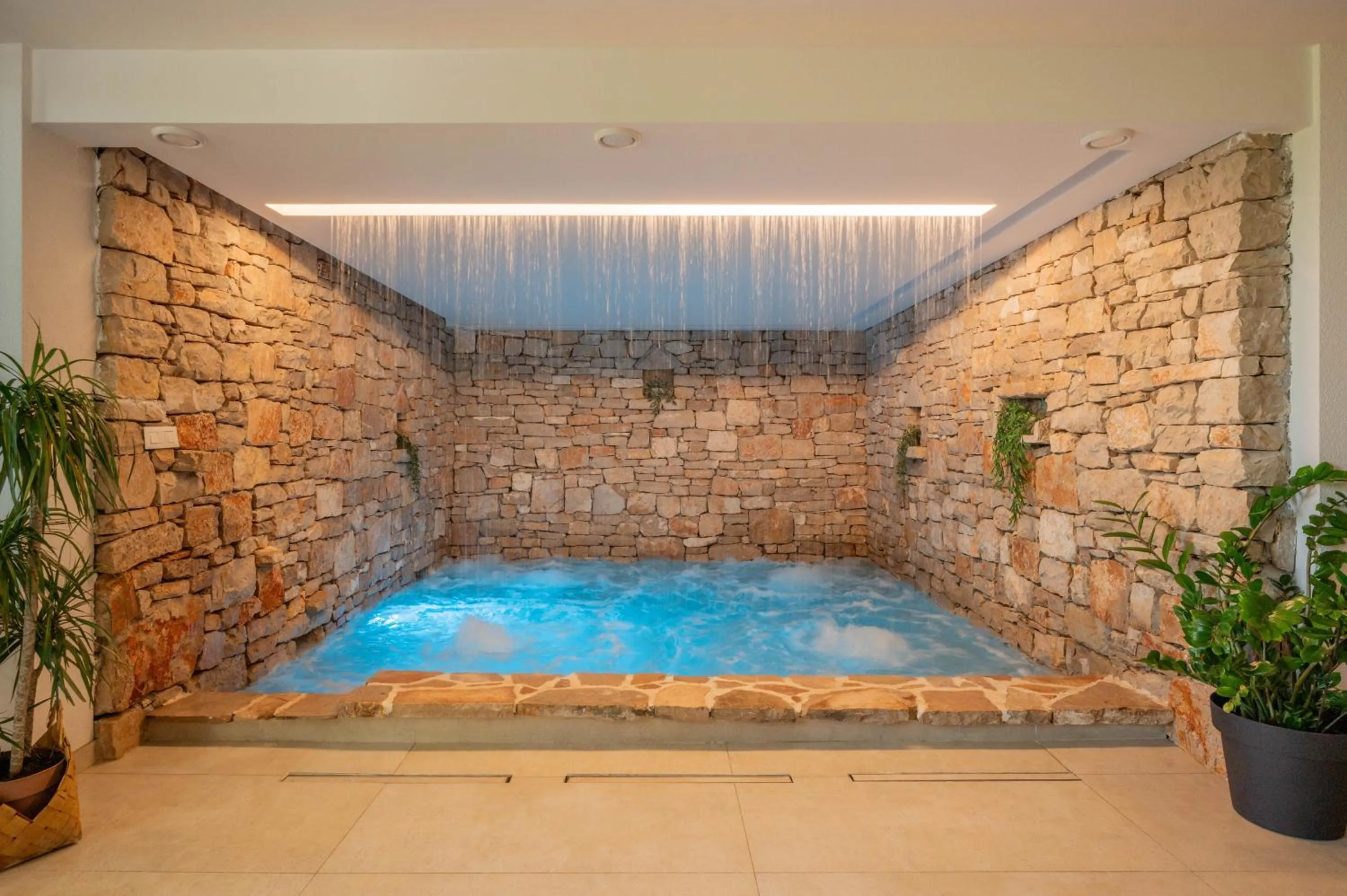 Hot Tub in Nono Ban Stone & Soul