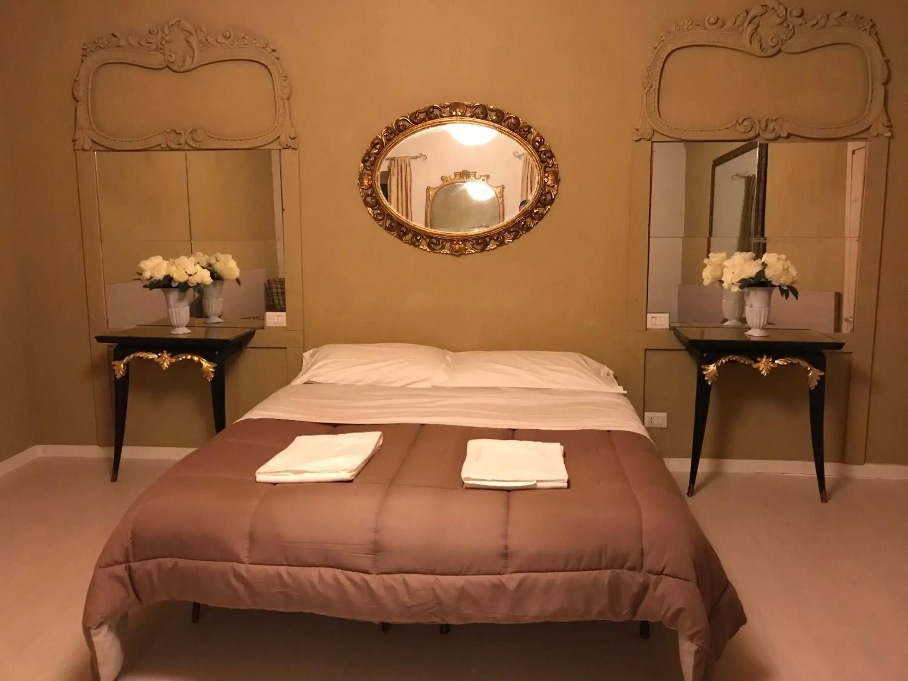 Large Double Room in Cascina la castagnara Large Double Room in Cascina la castagnara