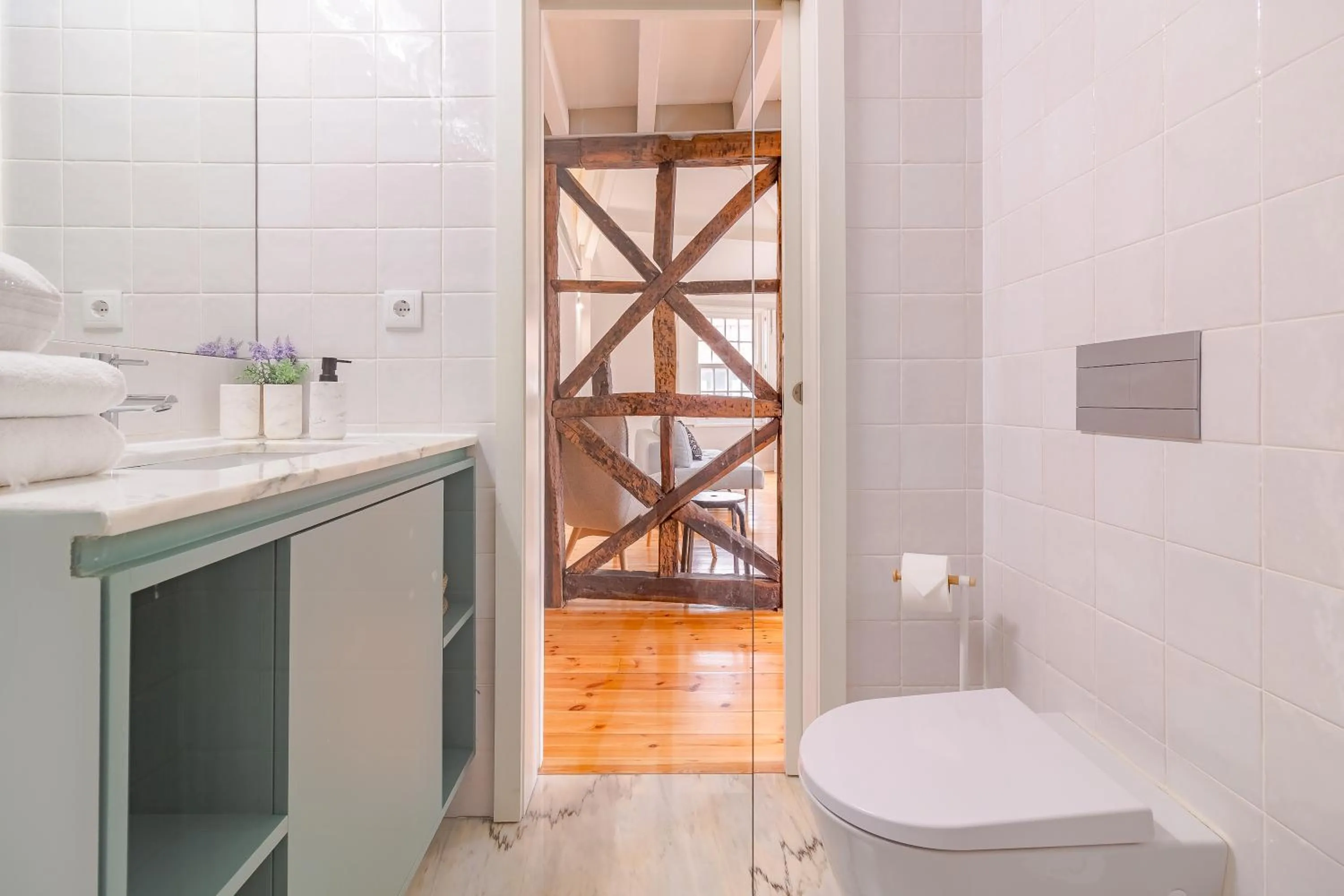 Toilet in YOUROPO - City Center Ribeira Porto